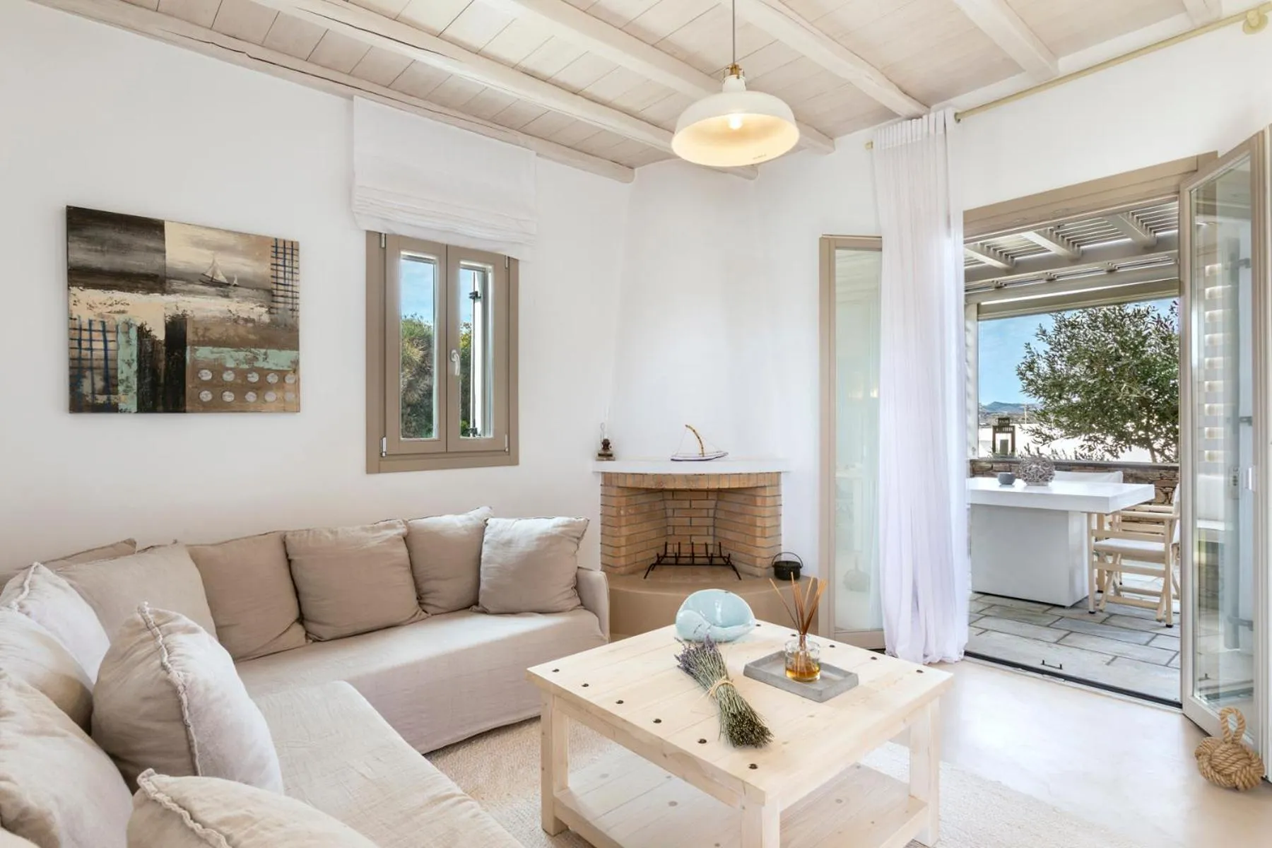 White Tinos Luxury Suites