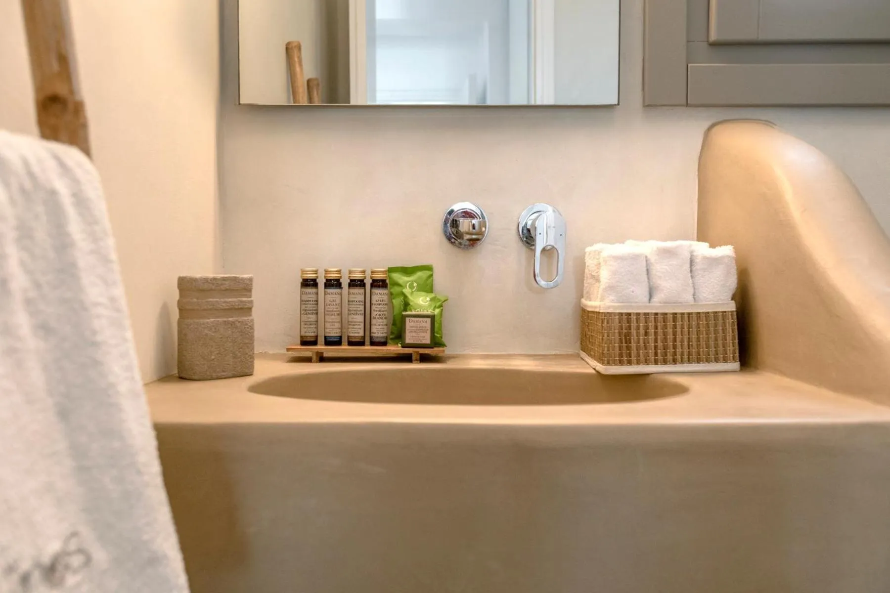 White Tinos Luxury Suites