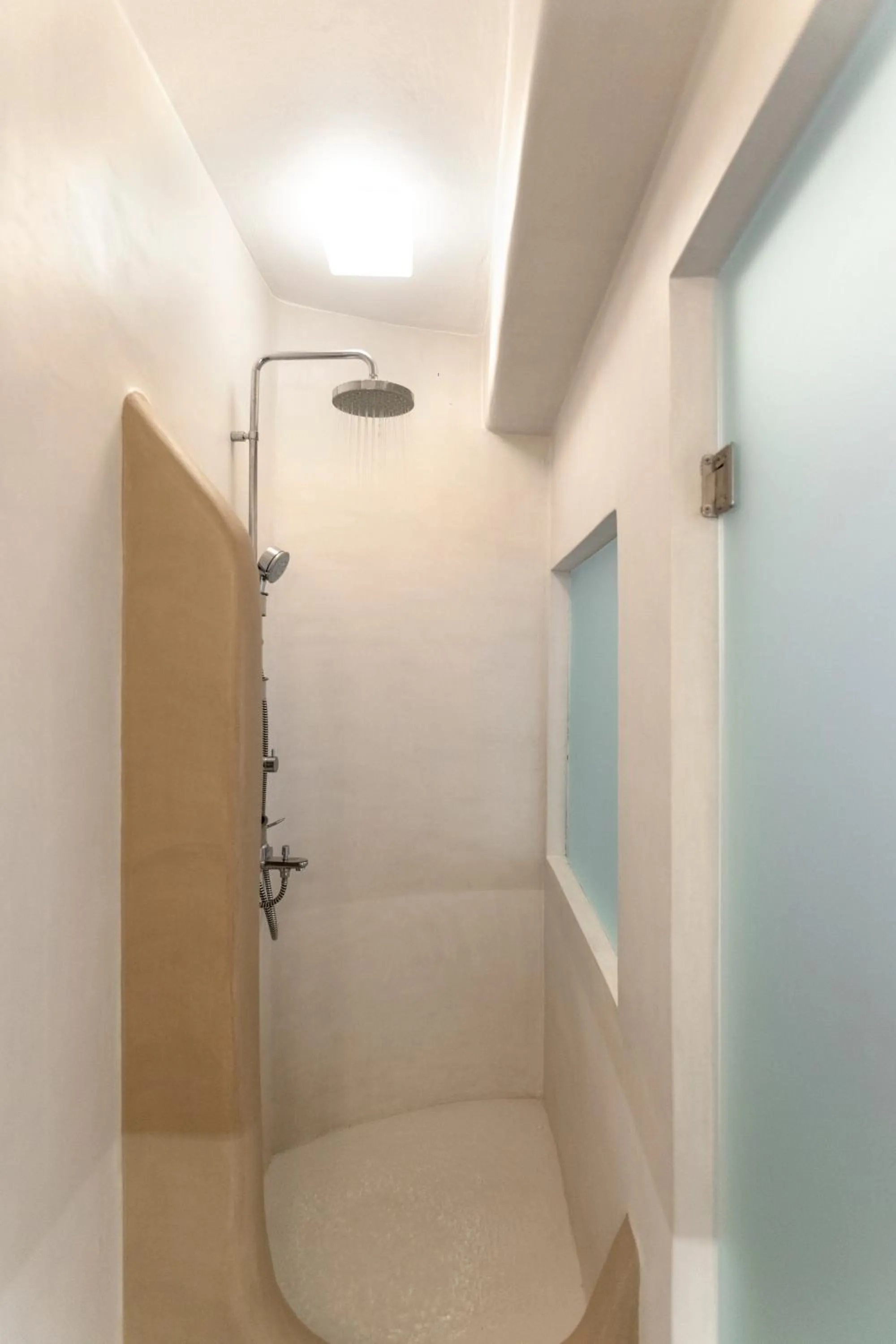 White Tinos Luxury Suites