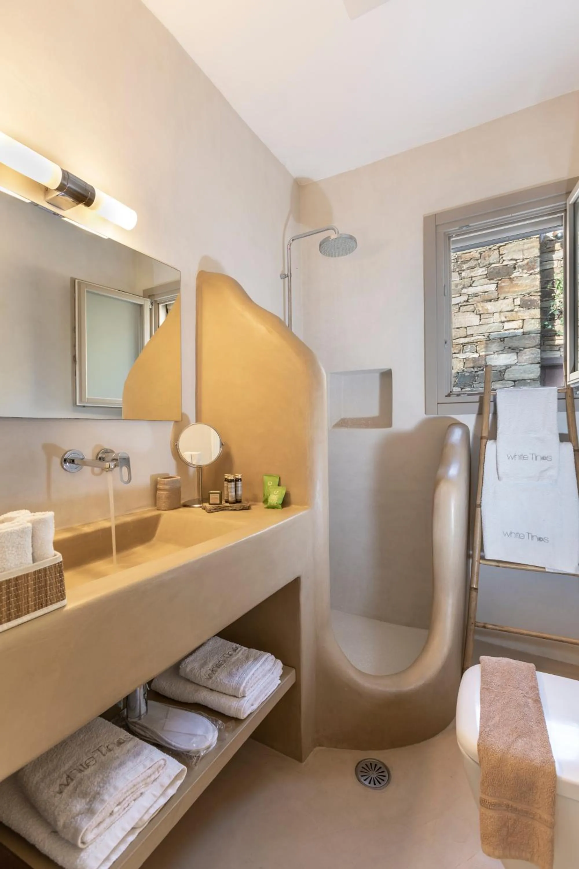 White Tinos Luxury Suites