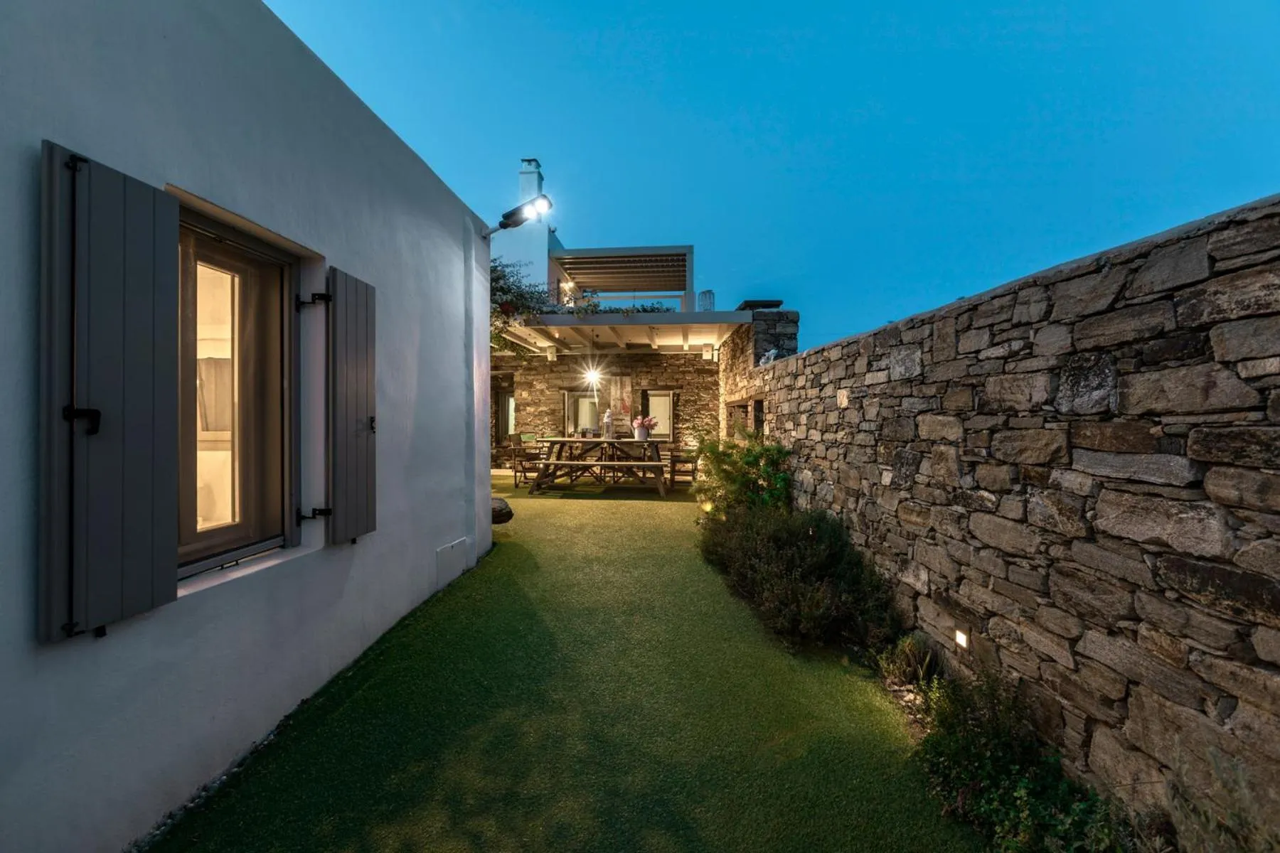 White Tinos Luxury Suites