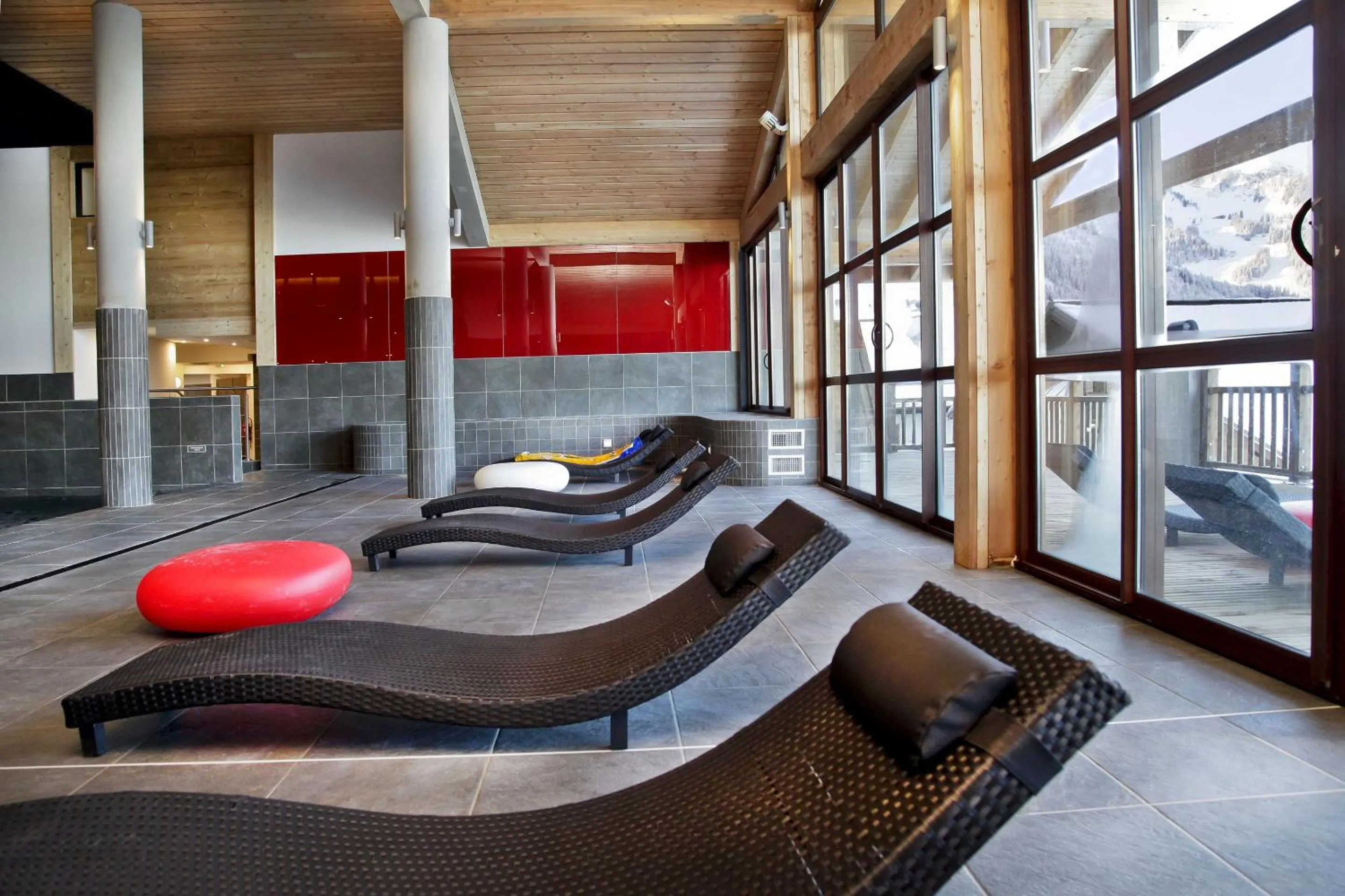 Swimming pool in Résidence Odalys Les Fermes de Châtel