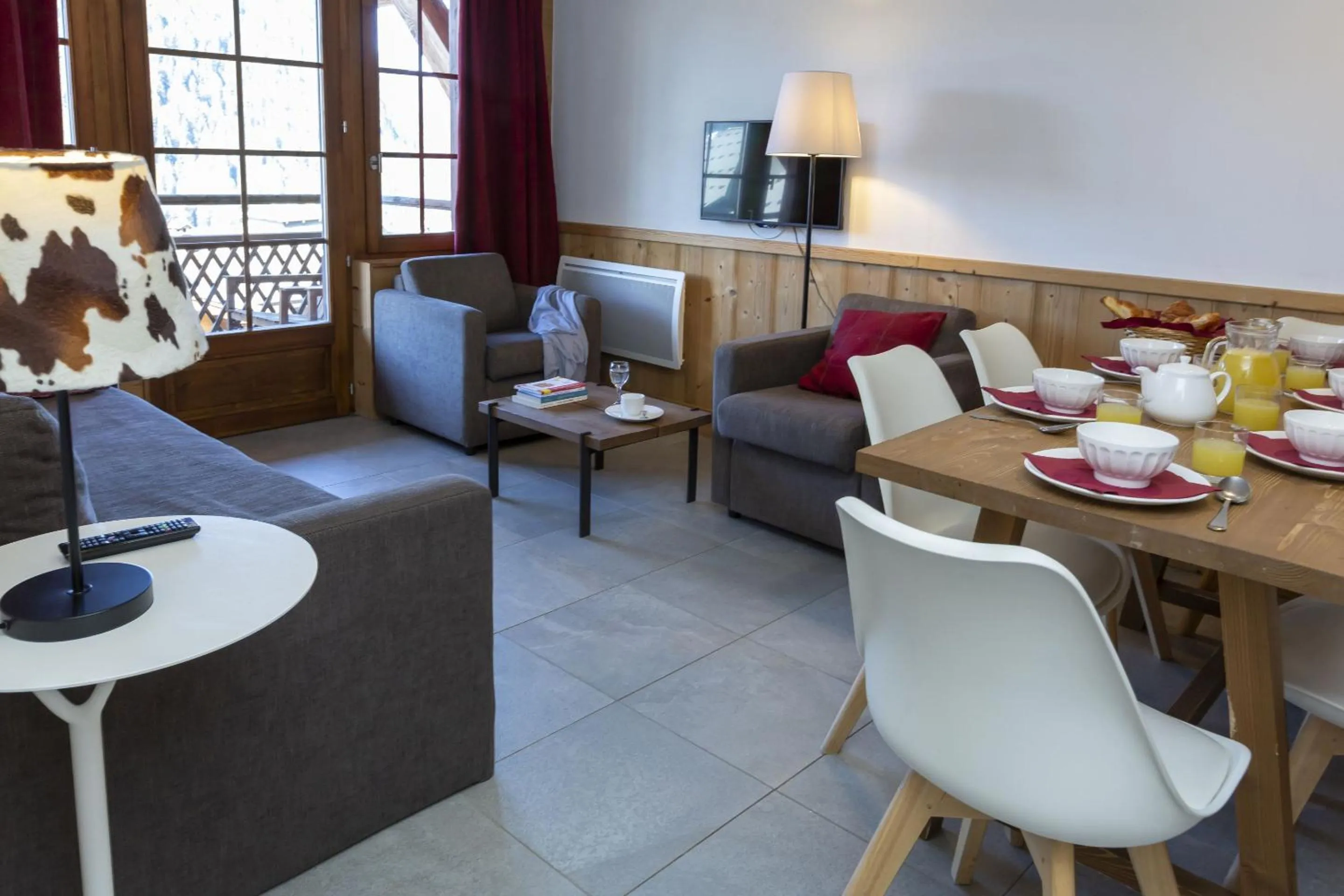 Dining area in Résidence Odalys Les Fermes de Châtel