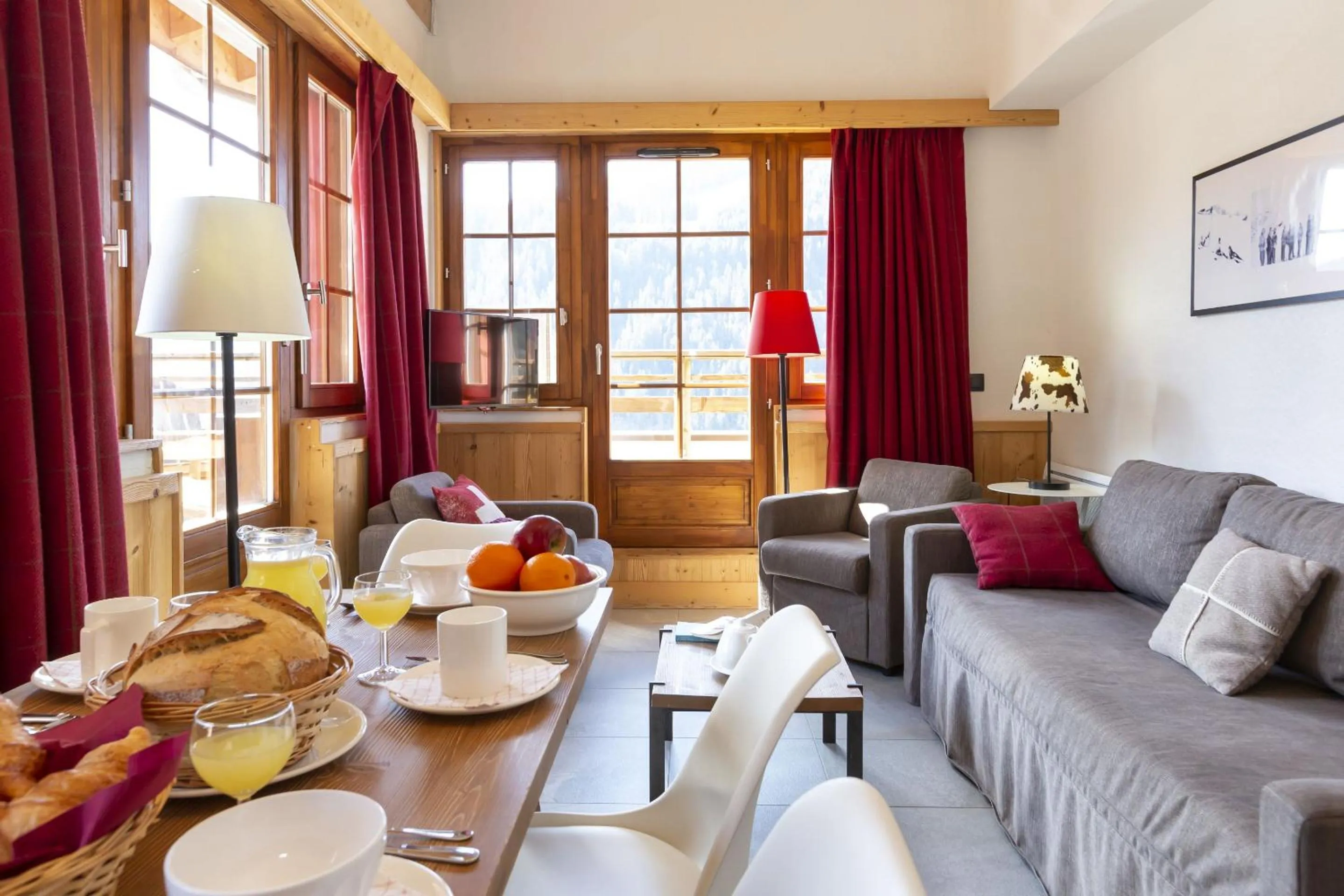 Dining area in Résidence Odalys Les Fermes de Châtel