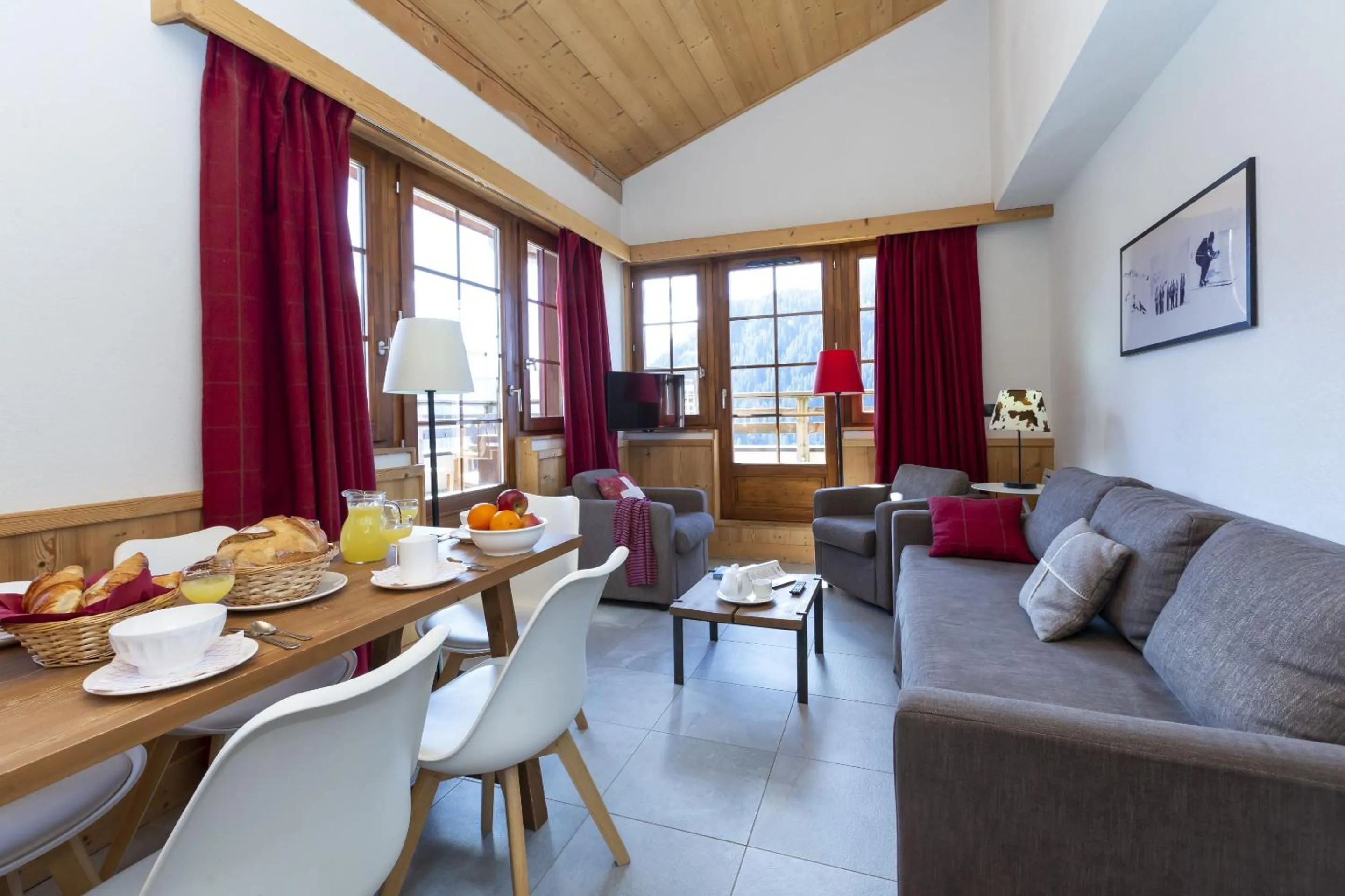 Dining area in Résidence Odalys Les Fermes de Châtel