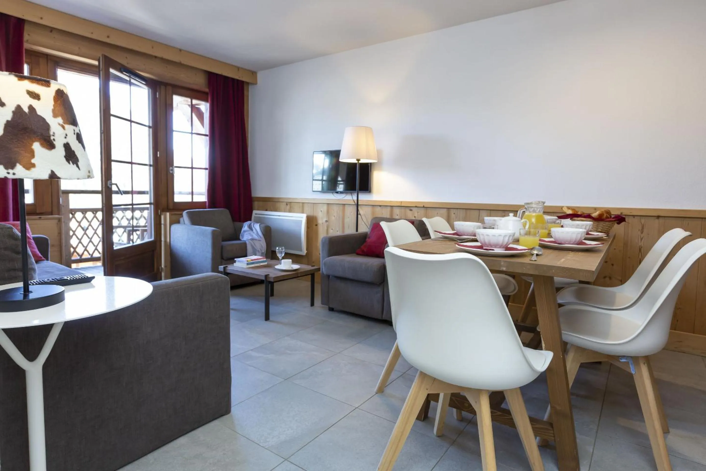 Dining area in Résidence Odalys Les Fermes de Châtel