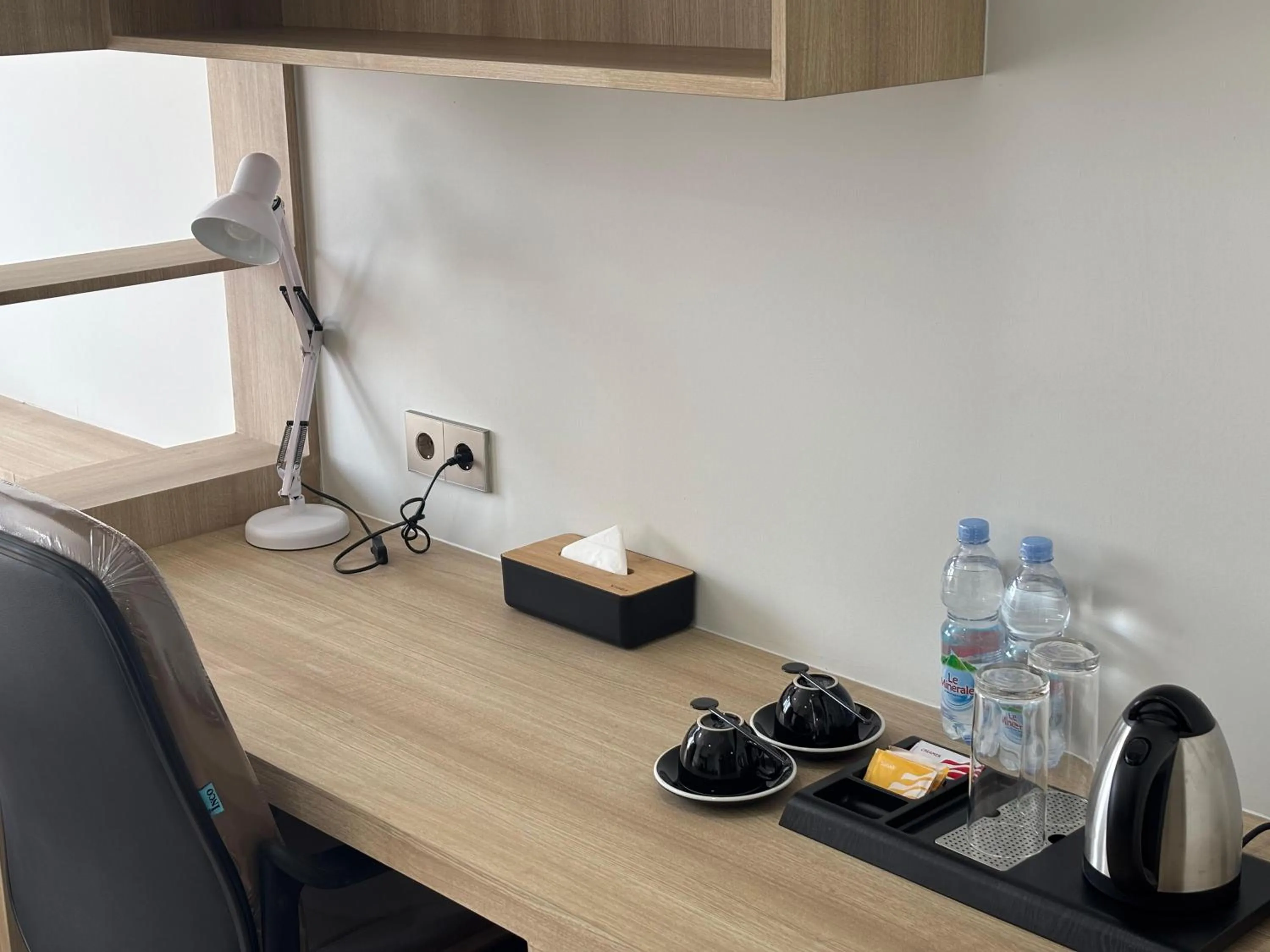 Coffee/tea facilities in University Hotel UMY