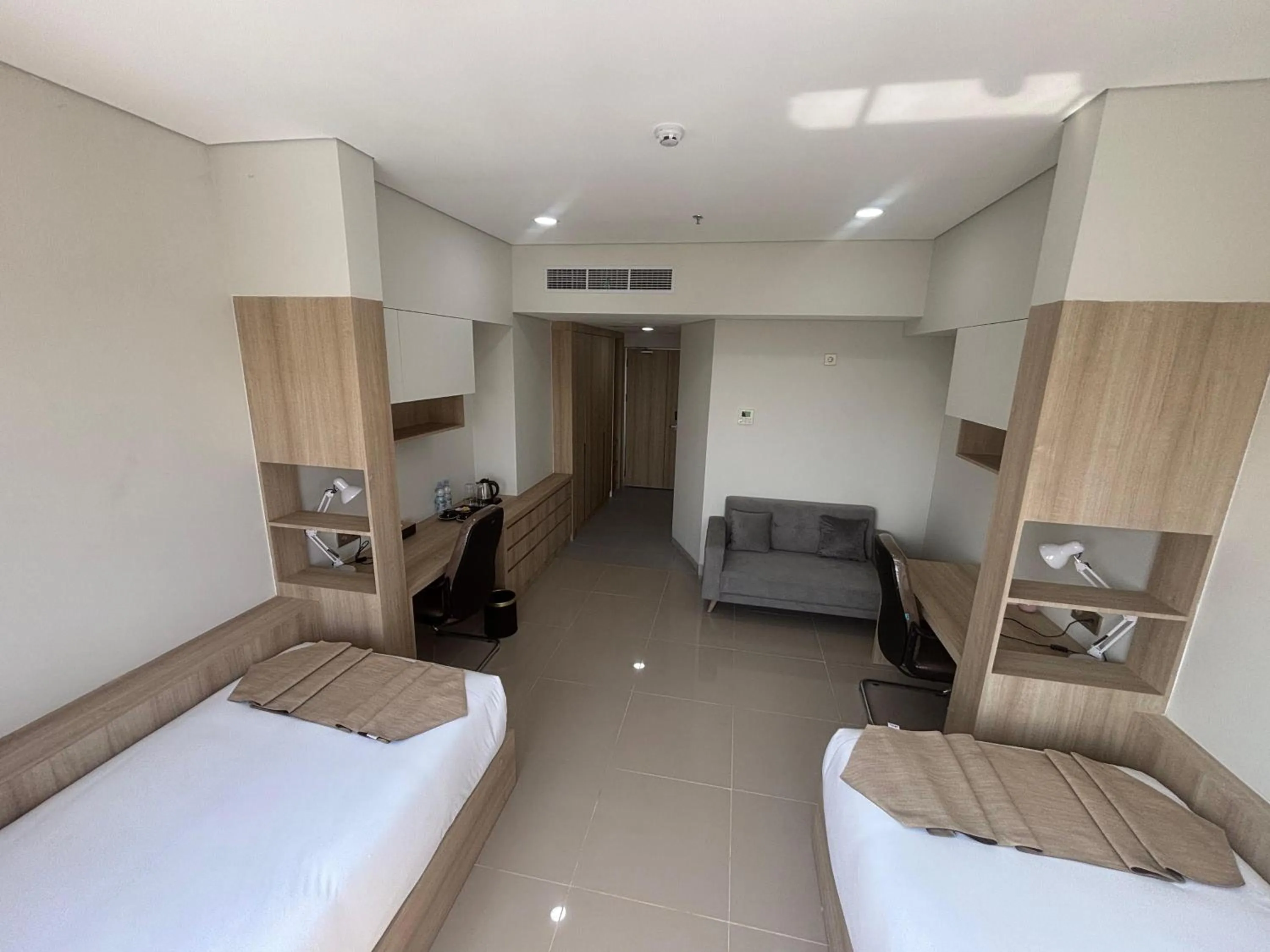 University Hotel UMY