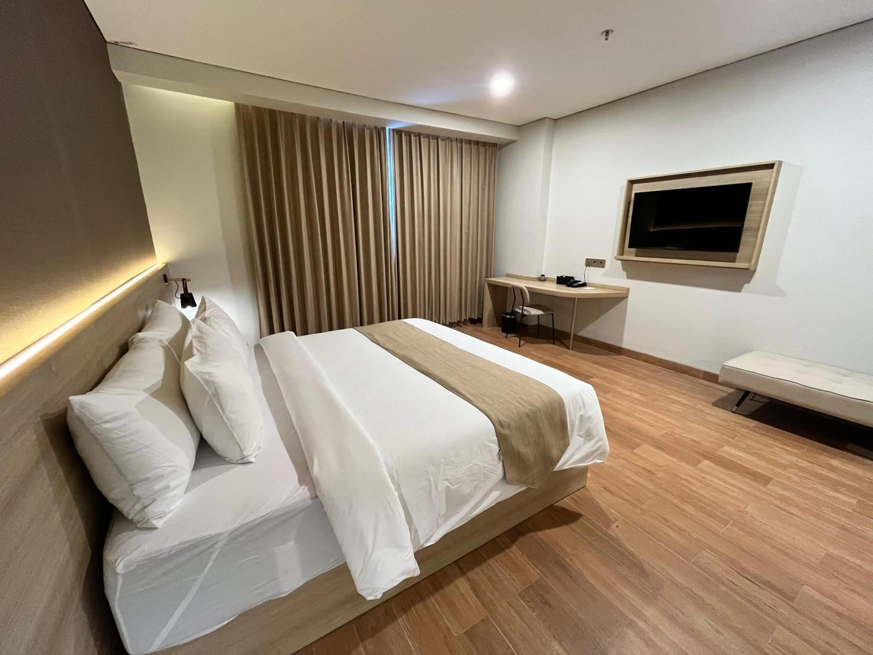 University Hotel UMY