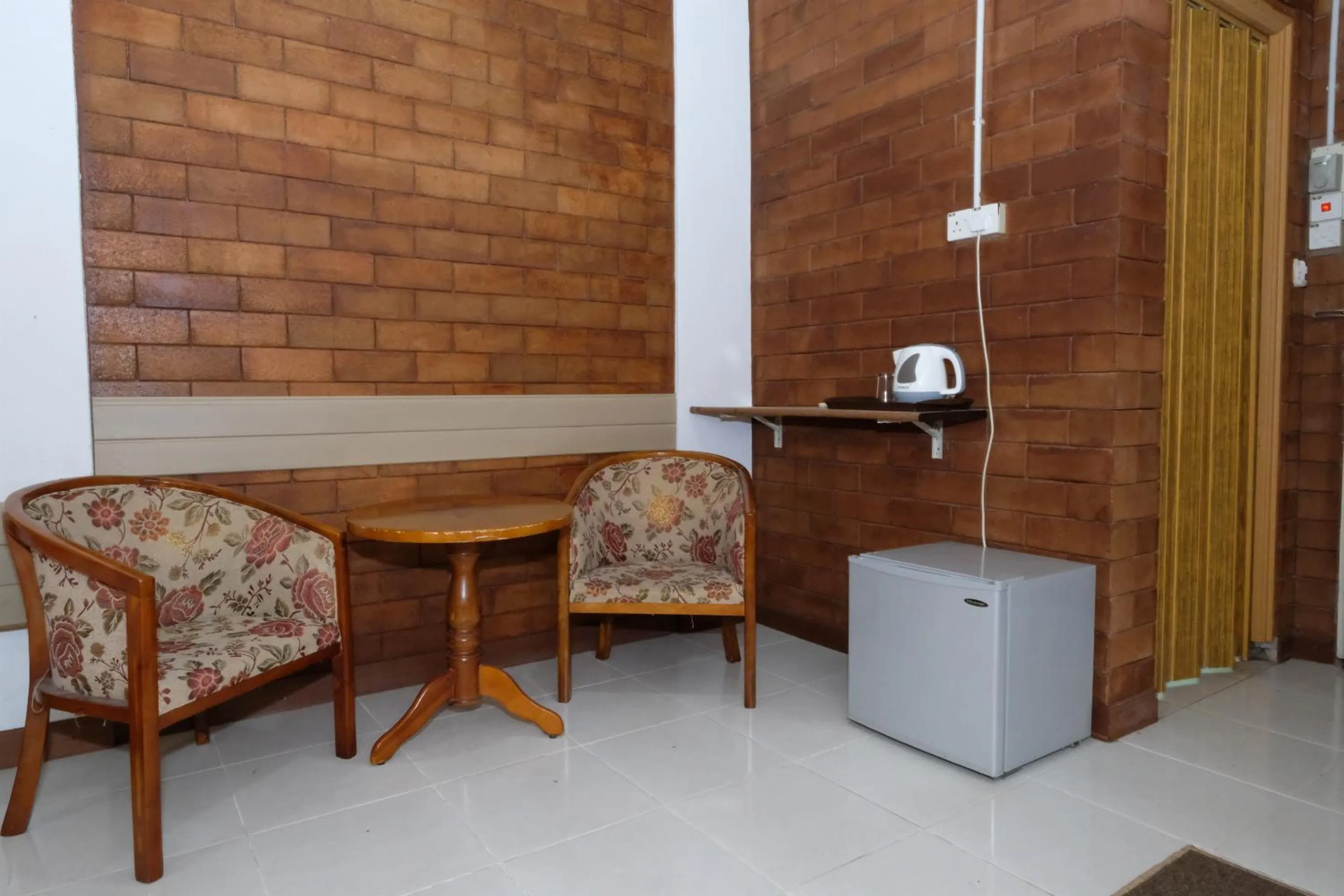 Photo of the whole room in OYO 1017 Al-inshirah Inn