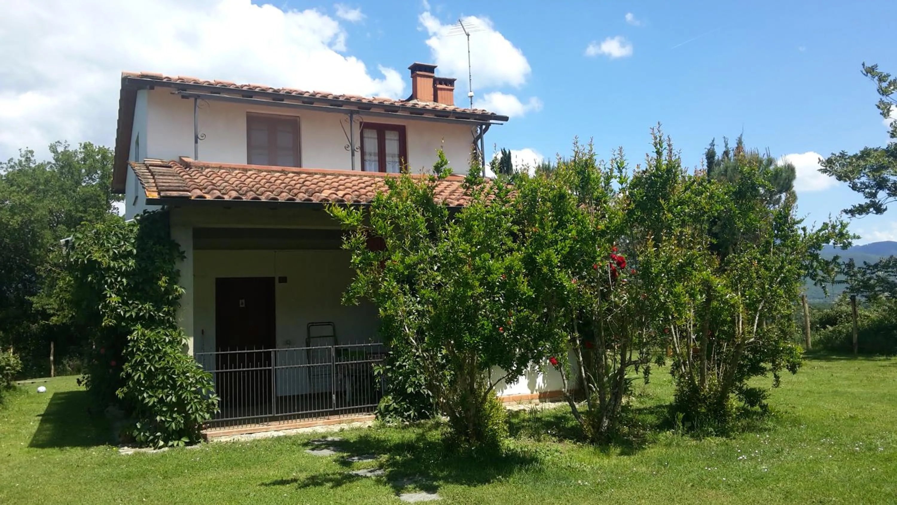 Facade/entrance in Artenatura BeB