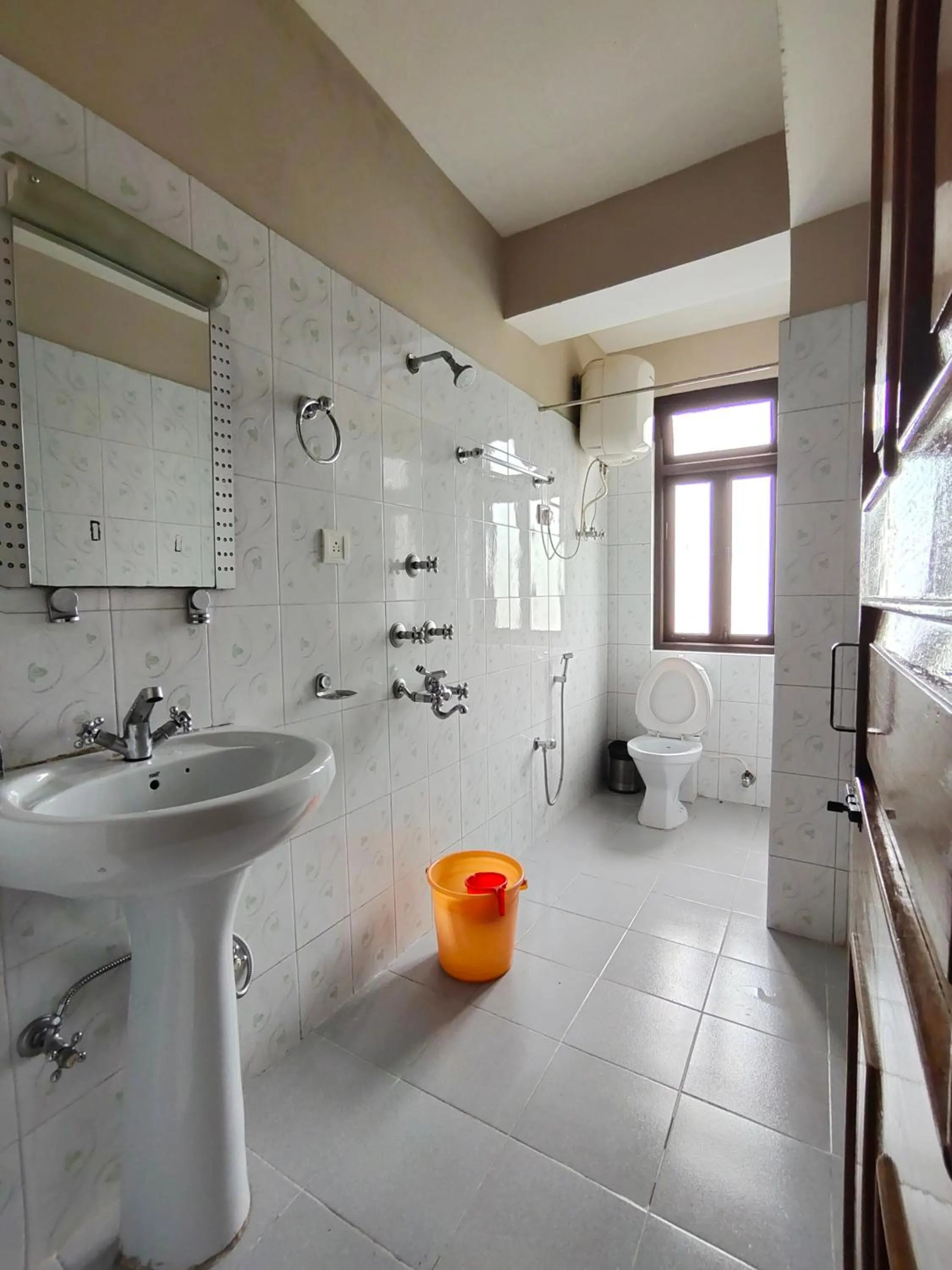 Bathroom in Hotel Sunmount Mayal Retreat