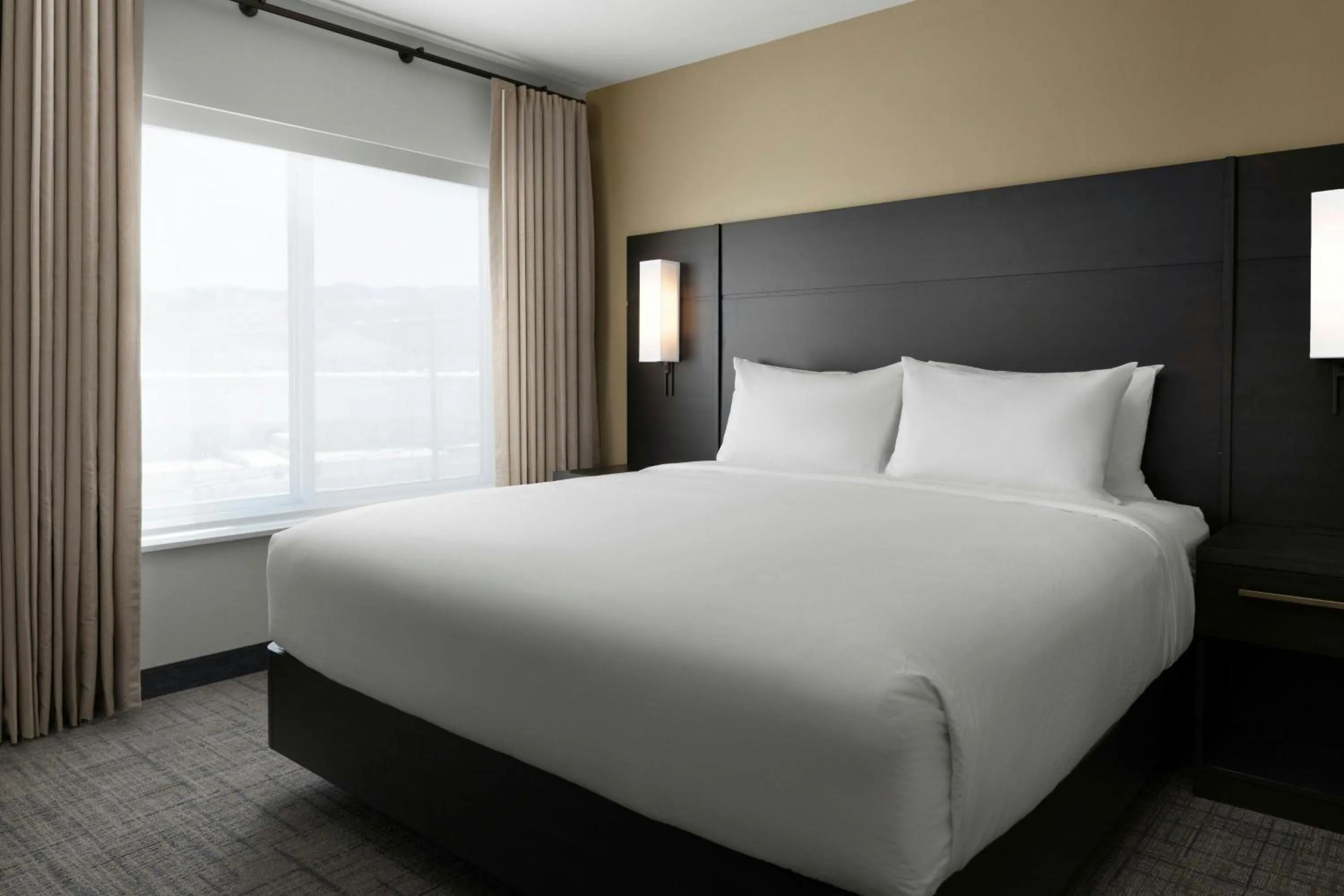 Bedroom, Bed in Residence Inn by Marriott Reno South