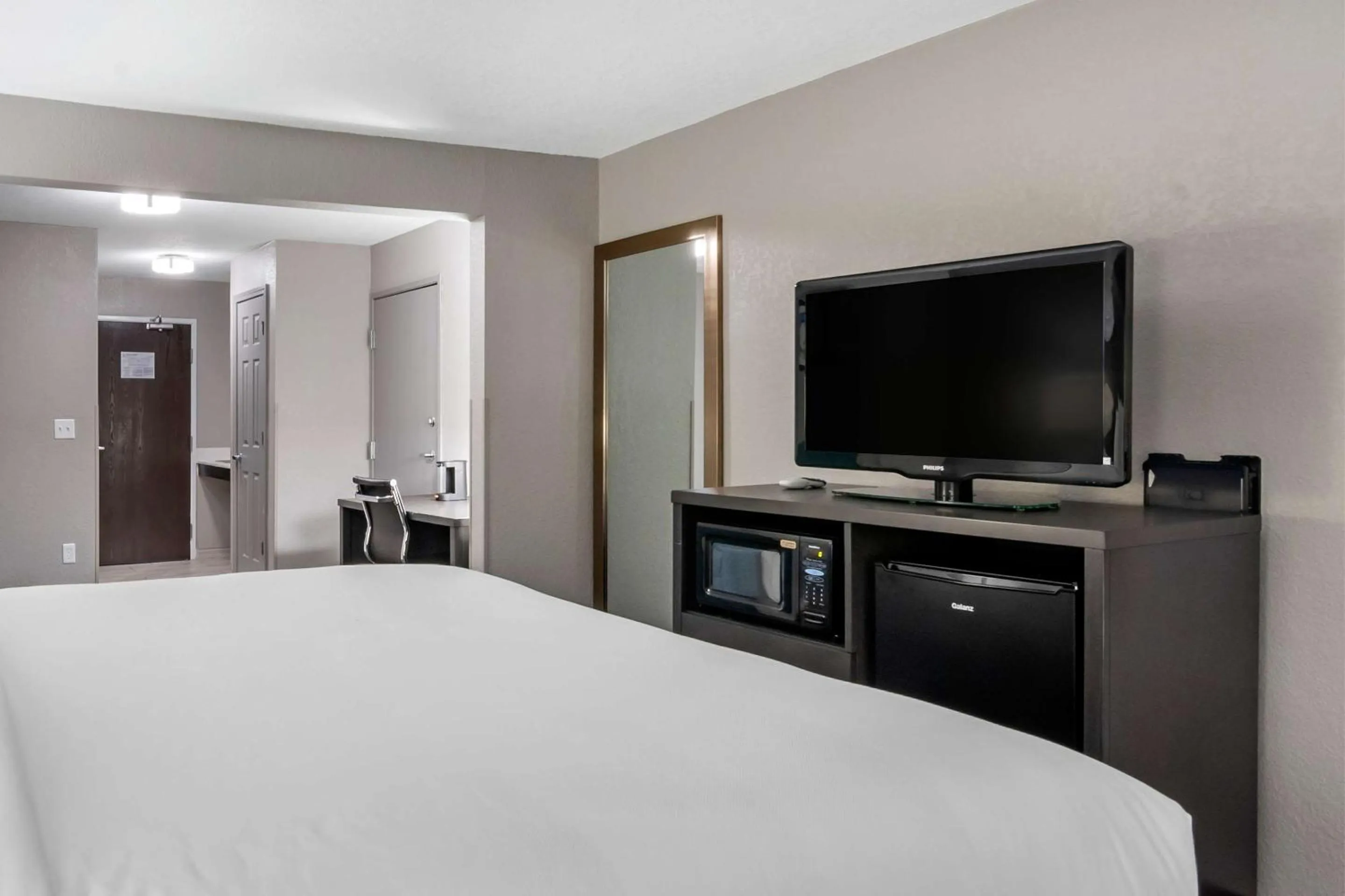 Bedroom, Bed in Comfort Inn & Suites Emporia