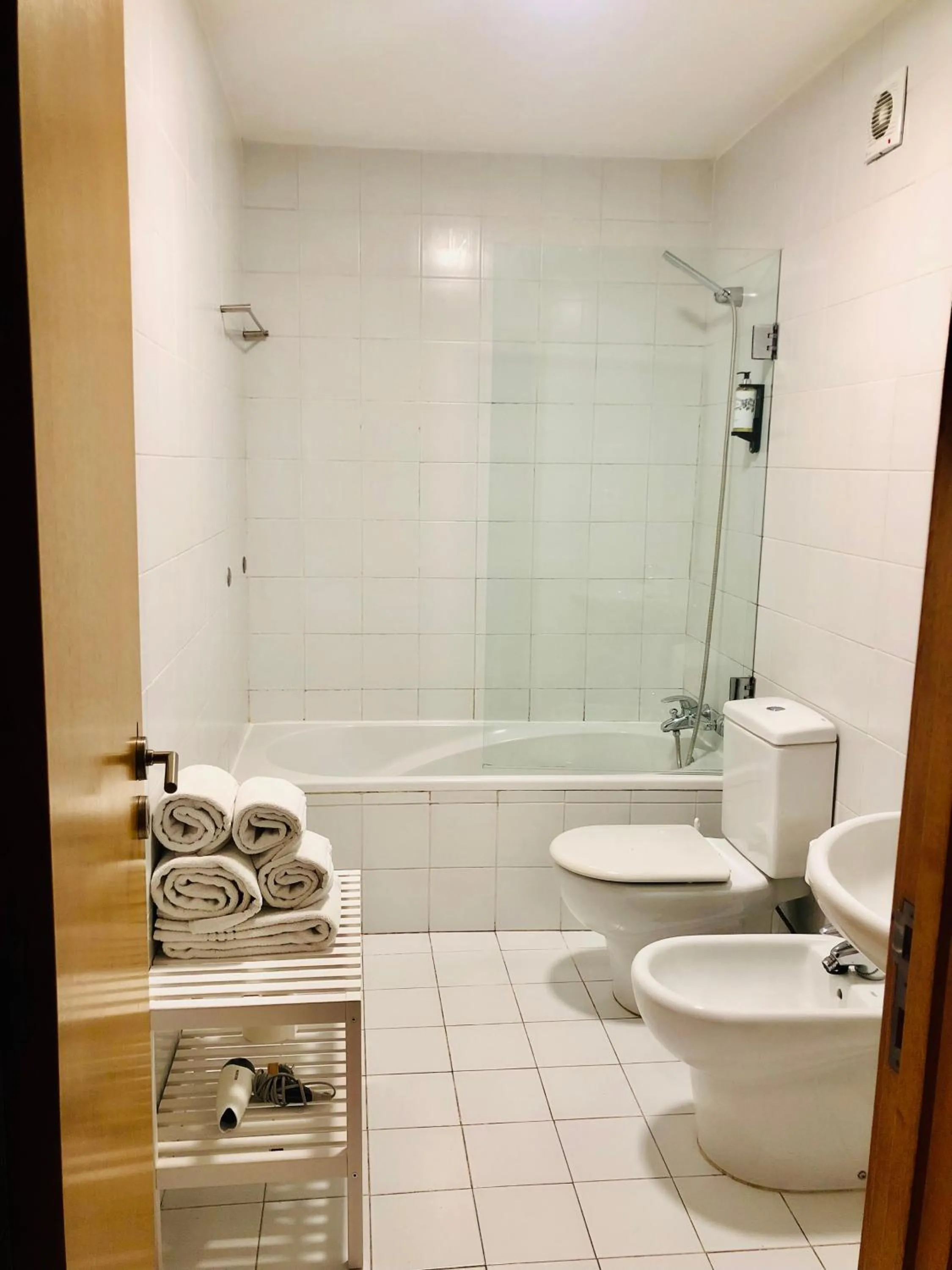 Bathroom in YOUROPO - Clerigos