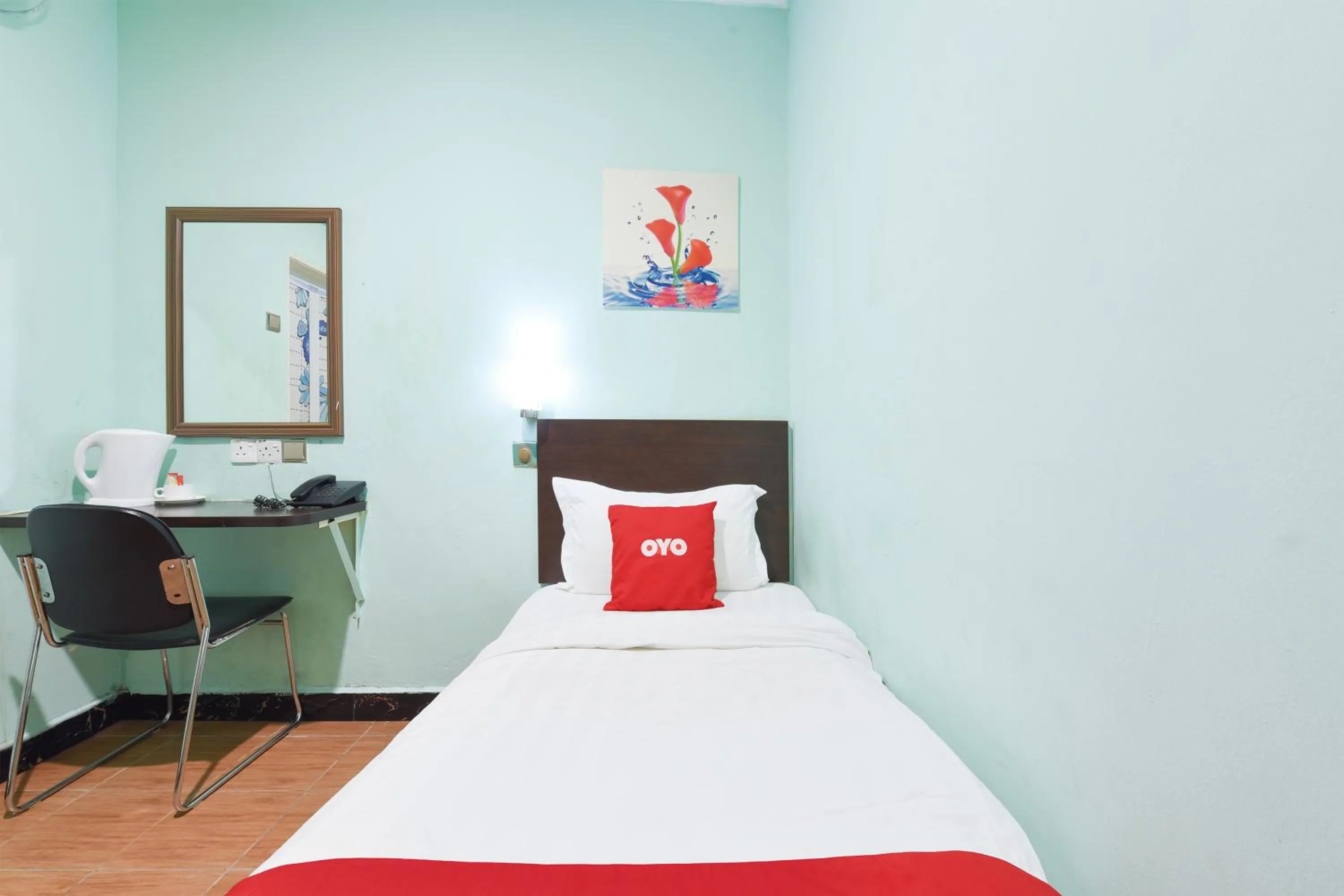 Photo of the whole room, Bed in Dancenter G Home Hotel