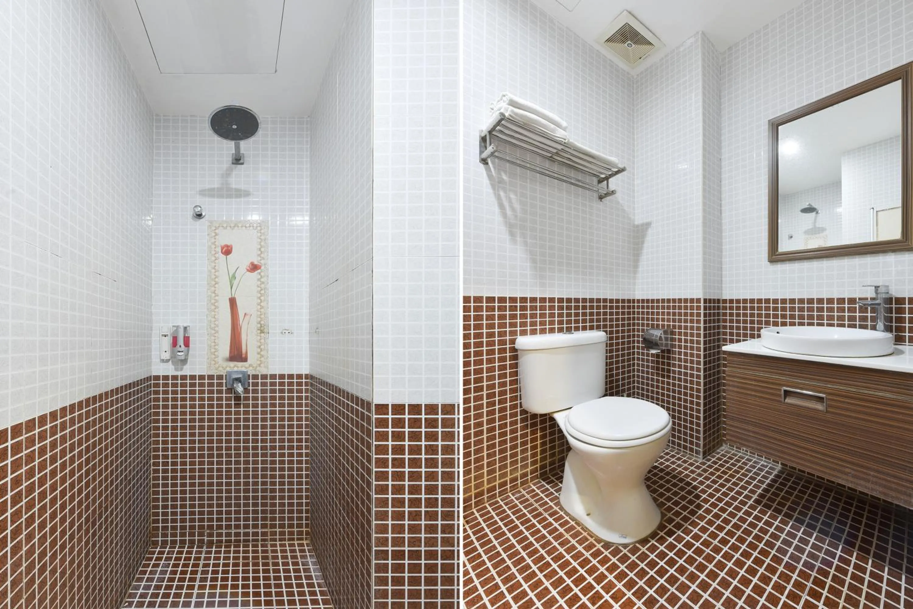 Bathroom in Dancenter G Home Hotel