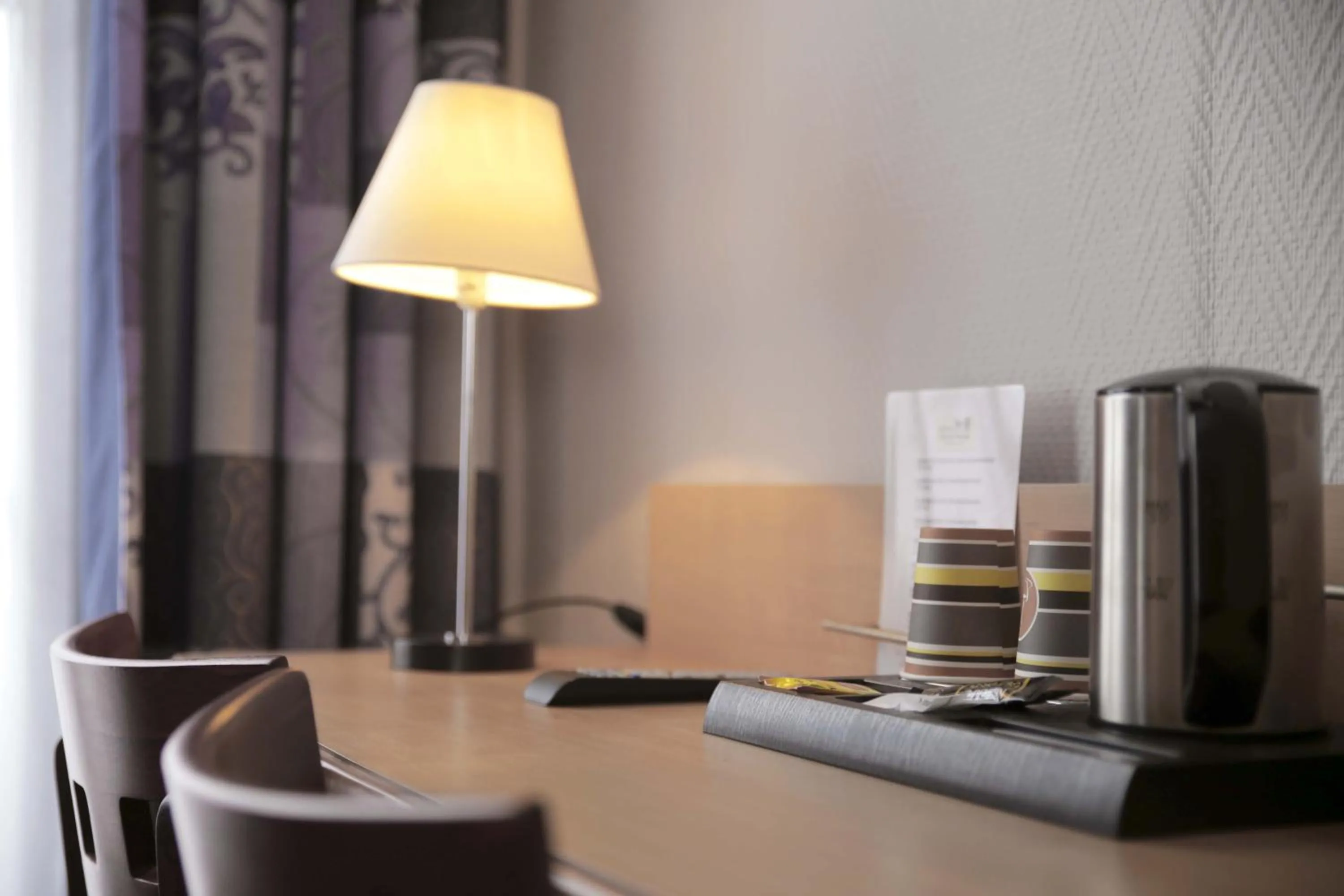 Coffee/tea facilities in Hôtel du Cheval Rouge