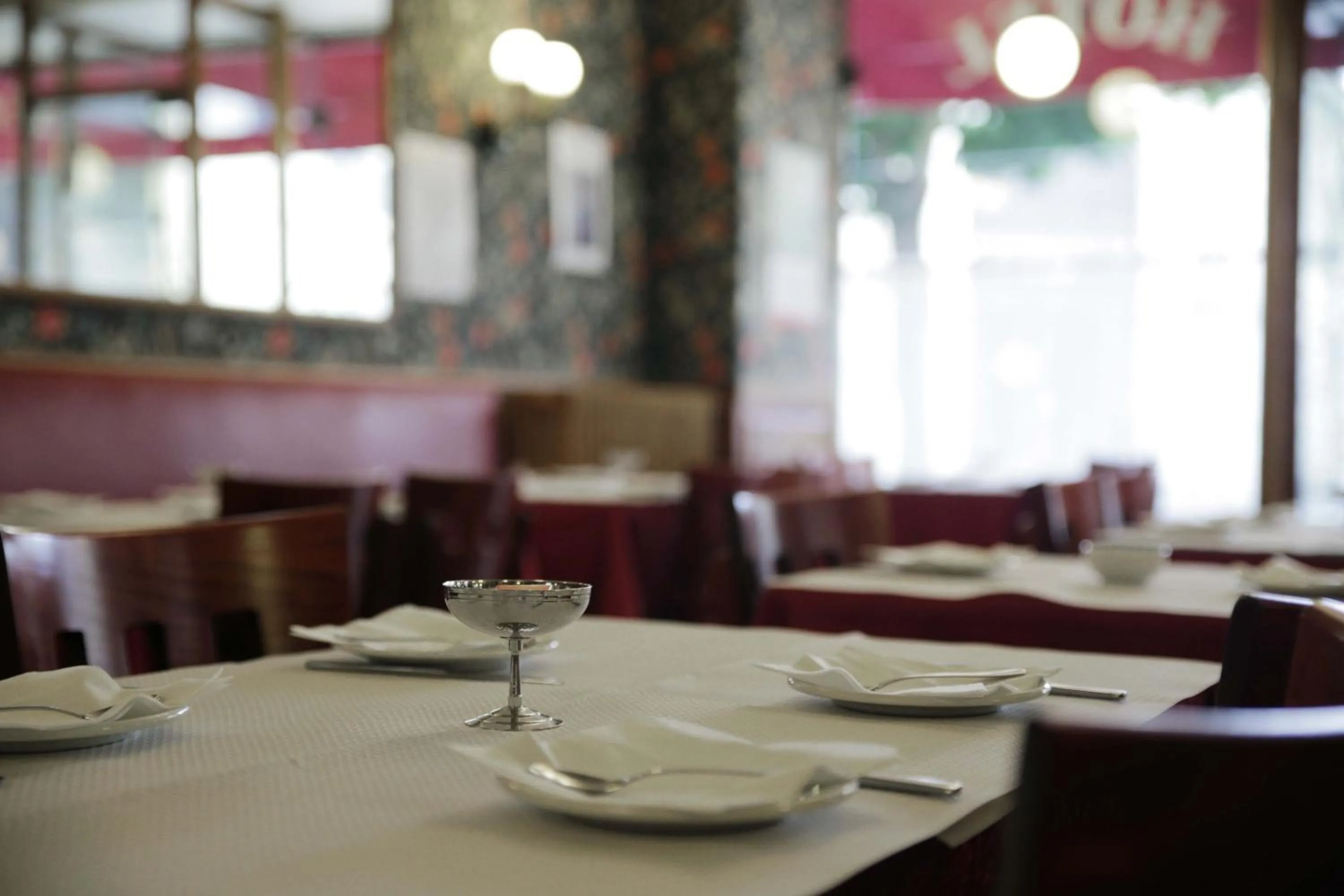 Lounge or bar in Hôtel du Cheval Rouge