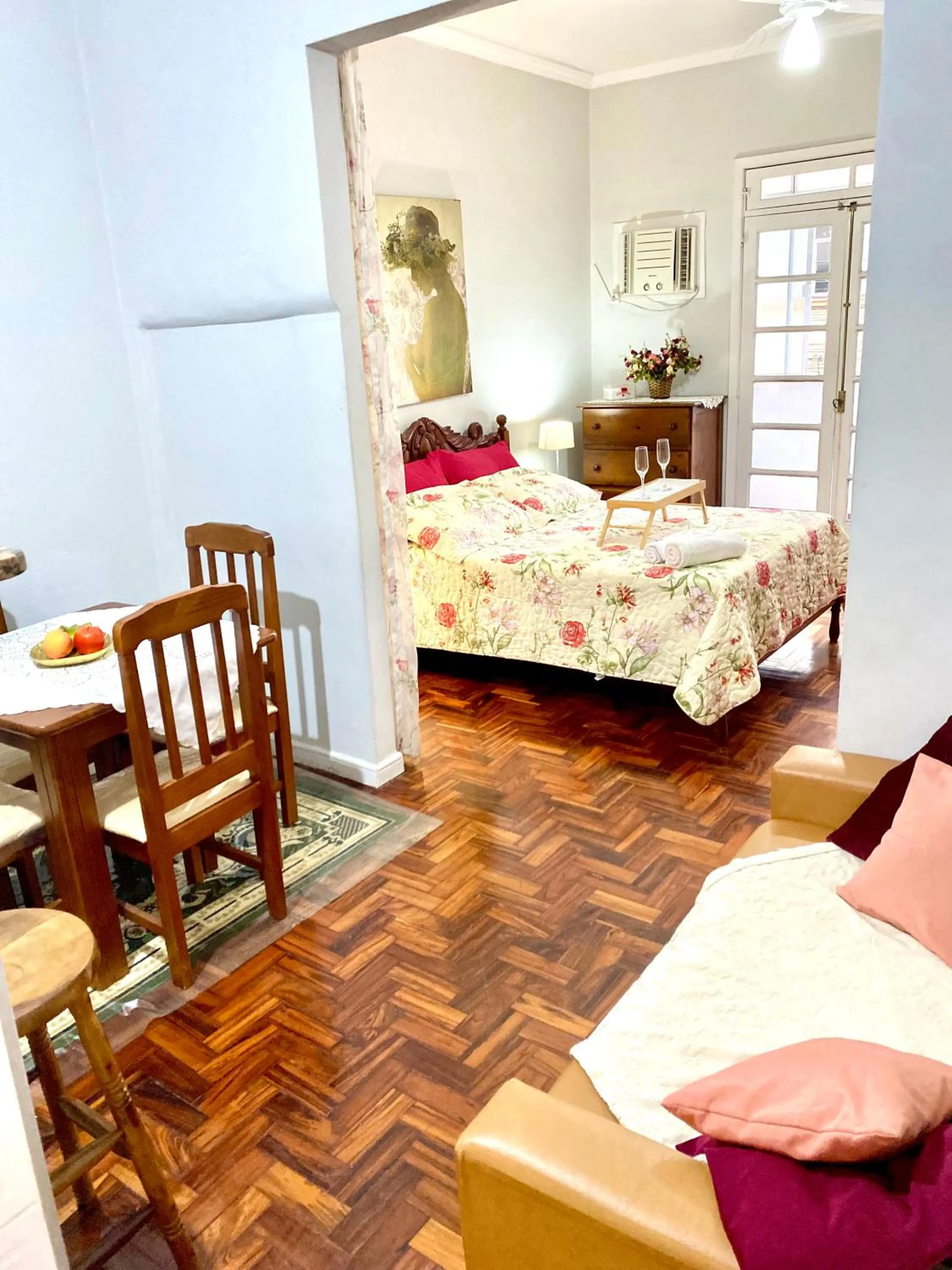 Living room, Bed in Apartamento Teresópolis - Centro