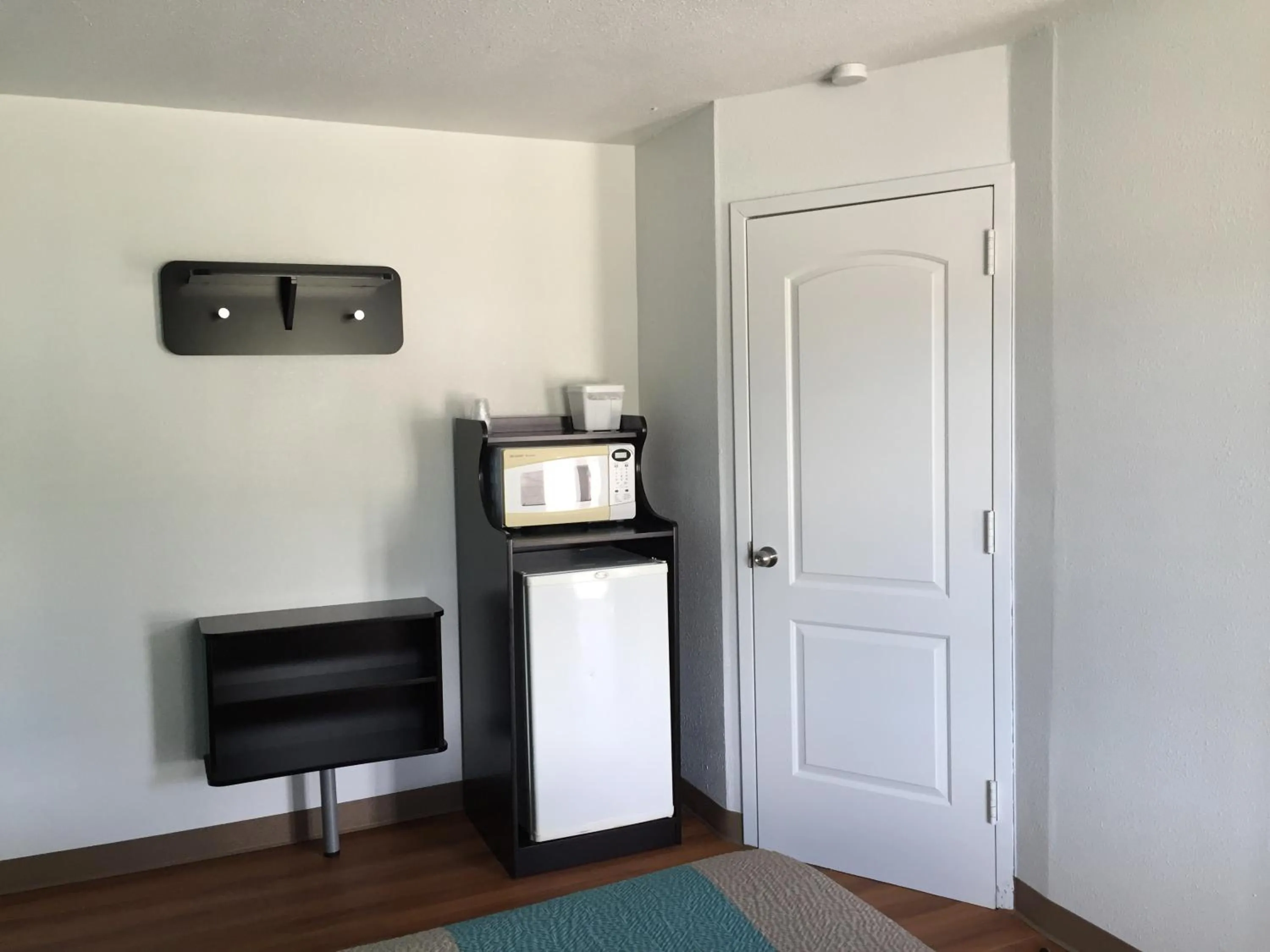 Bedroom in Motel 6-Prairie Du Chien, WI