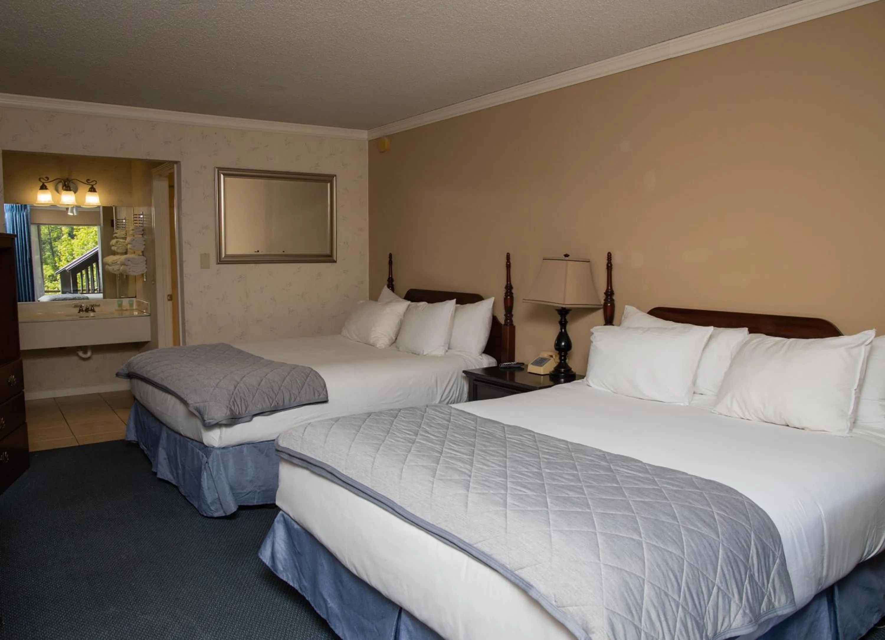 Bed in The Occidental Lodge