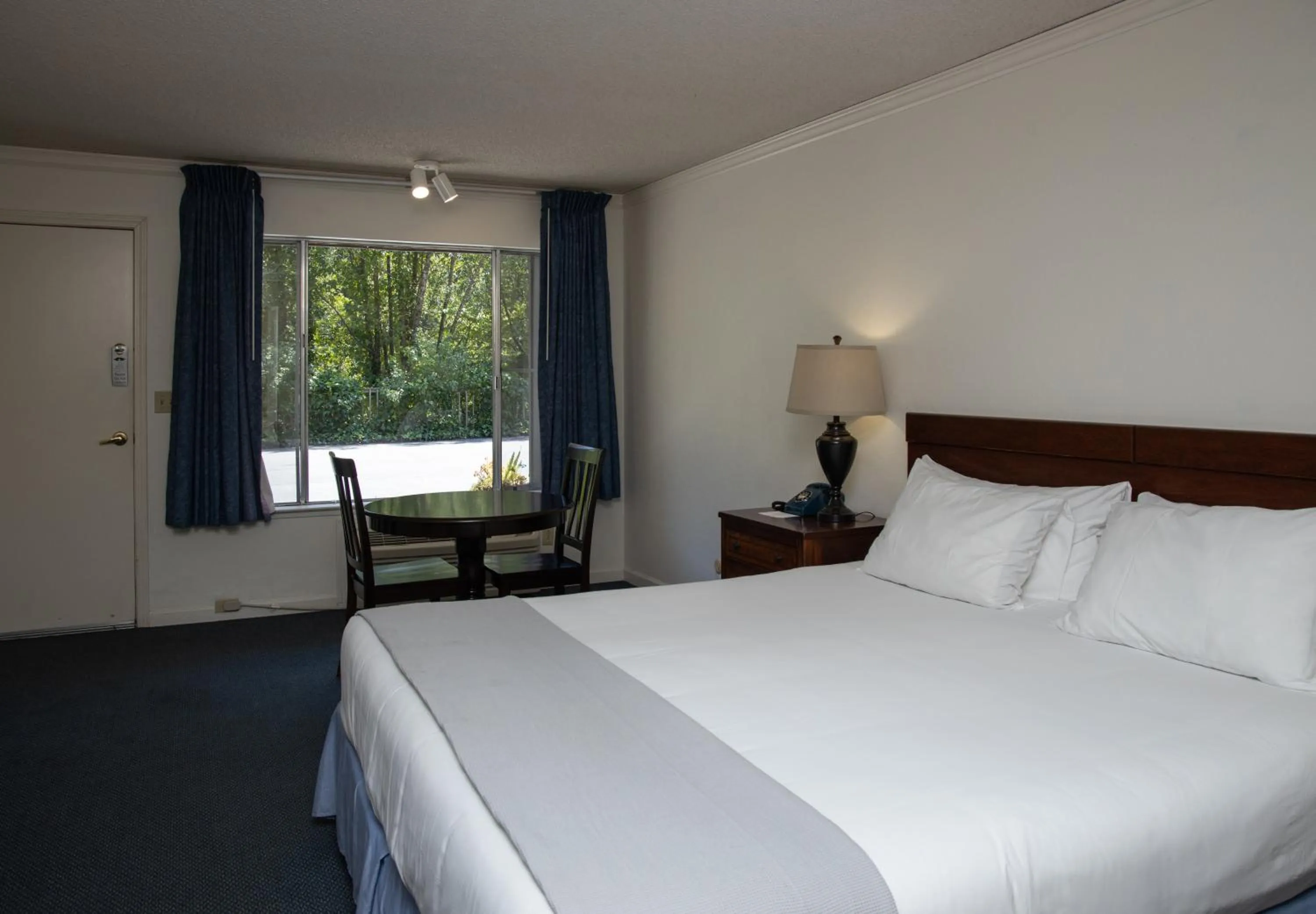 Bed in The Occidental Lodge