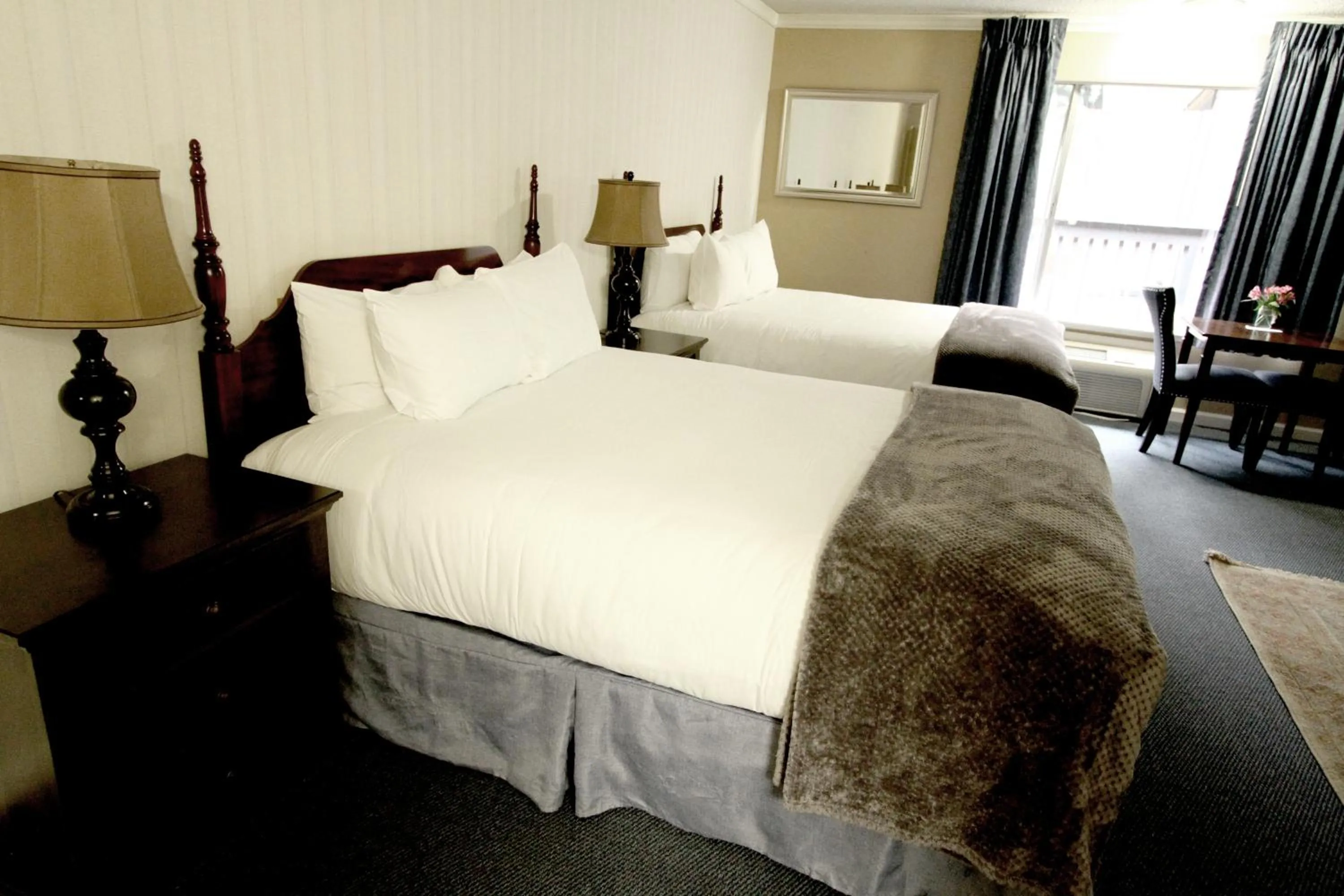 Bed in The Occidental Lodge