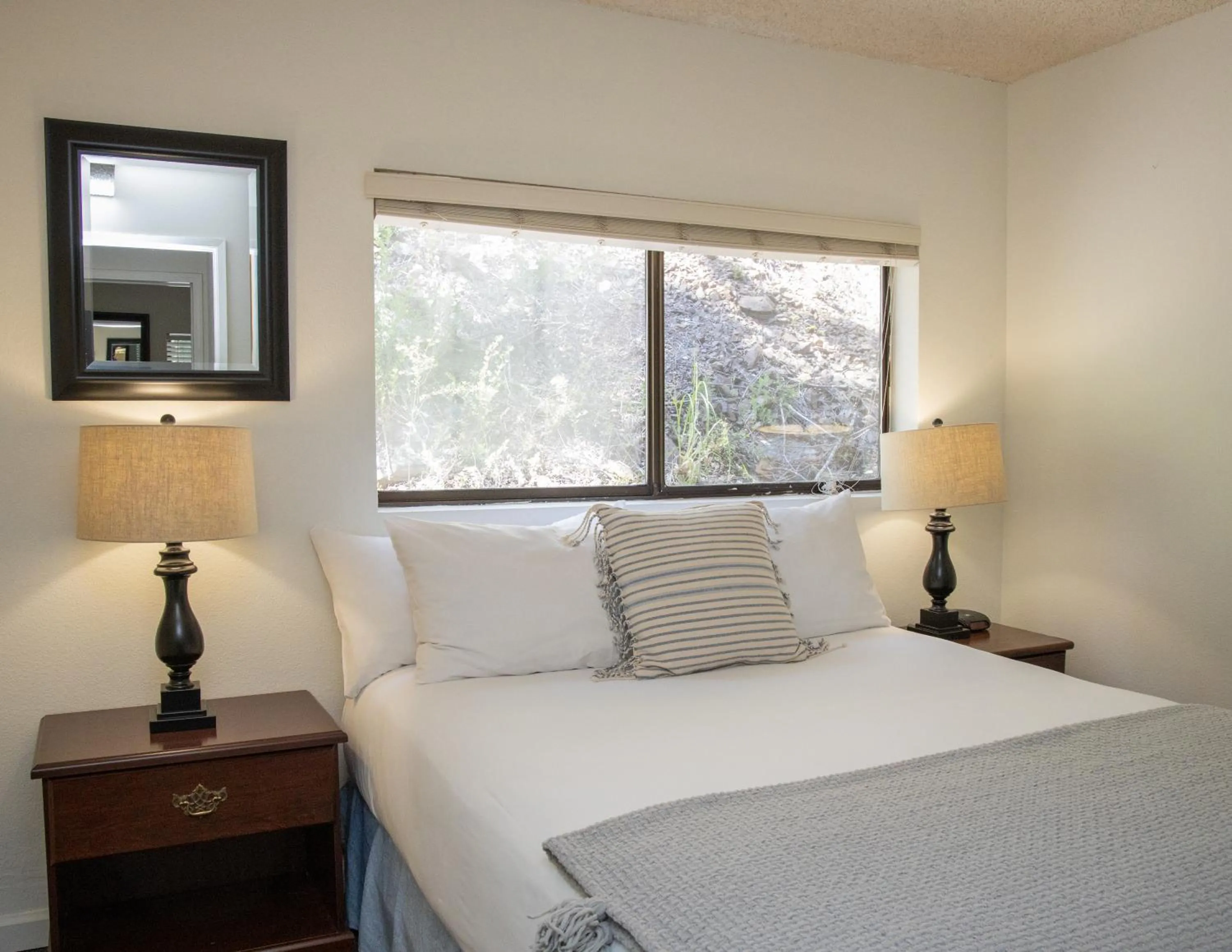 Bed in The Occidental Lodge