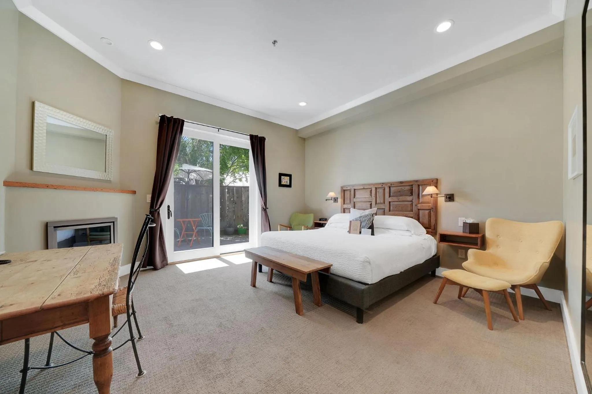 Bed in Hanford House