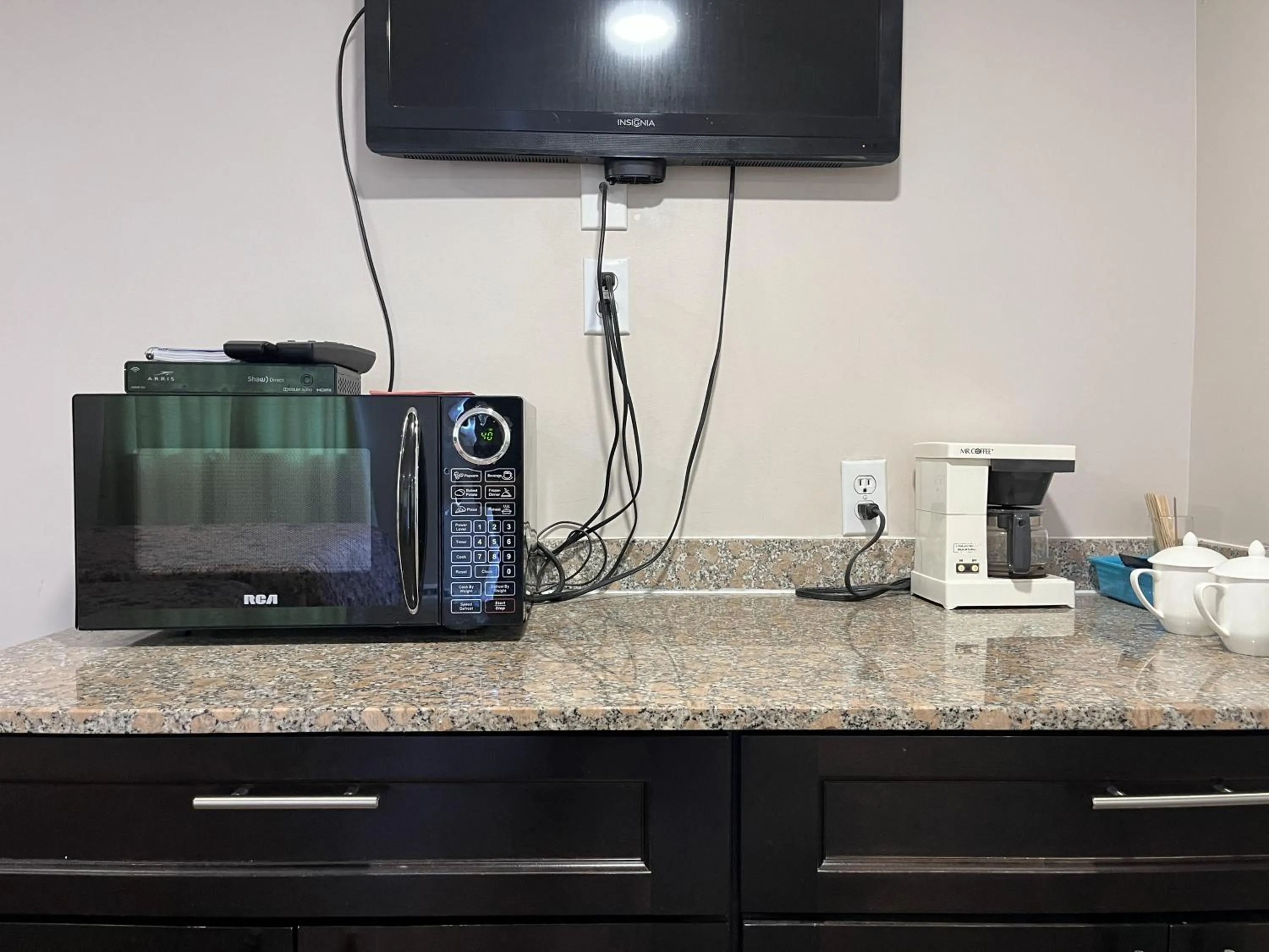 Coffee/tea facilities in Kluane Park Inn