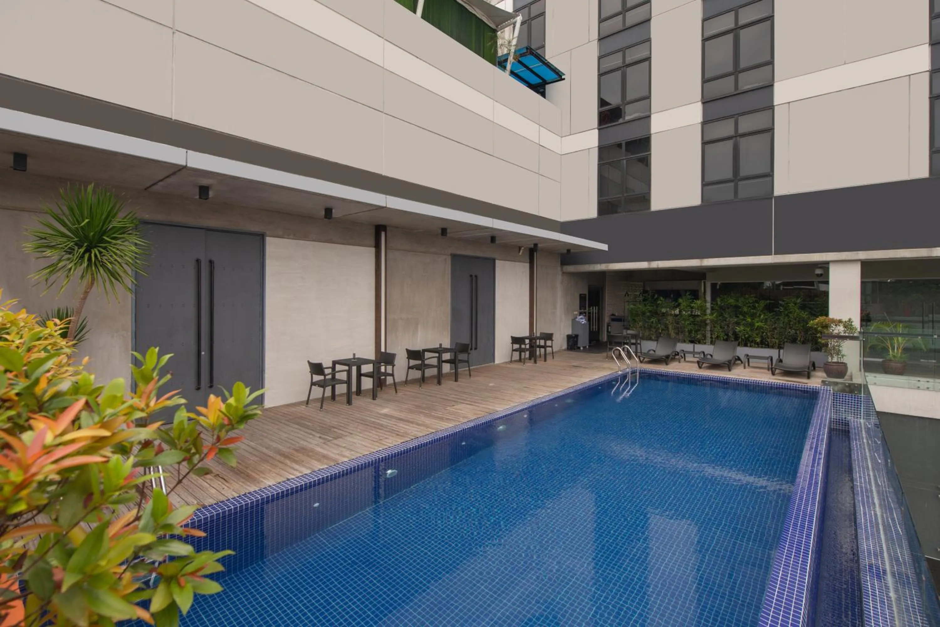 Swimming pool in The B Hotel Quezon City