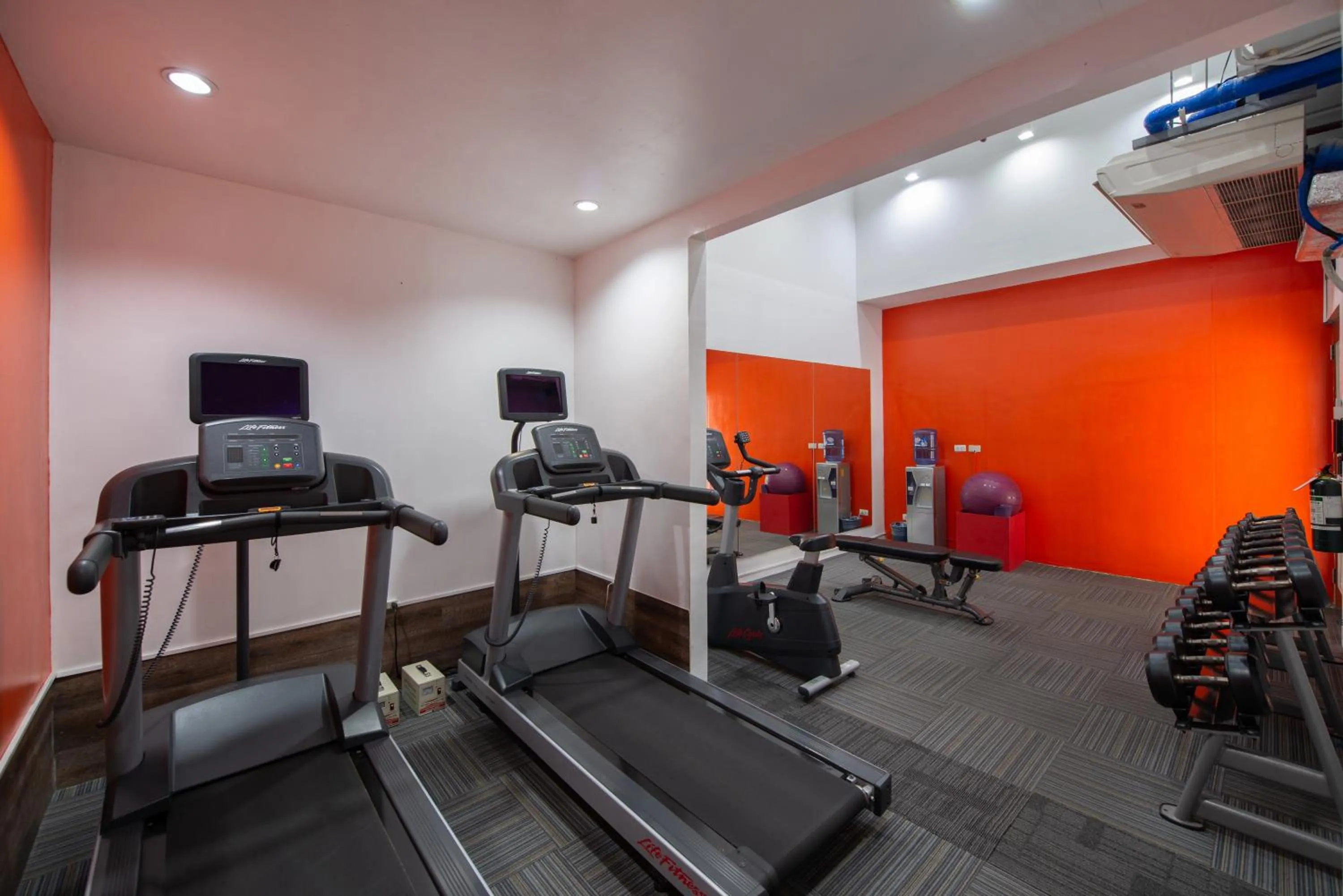 Fitness centre/facilities in The B Hotel Quezon City