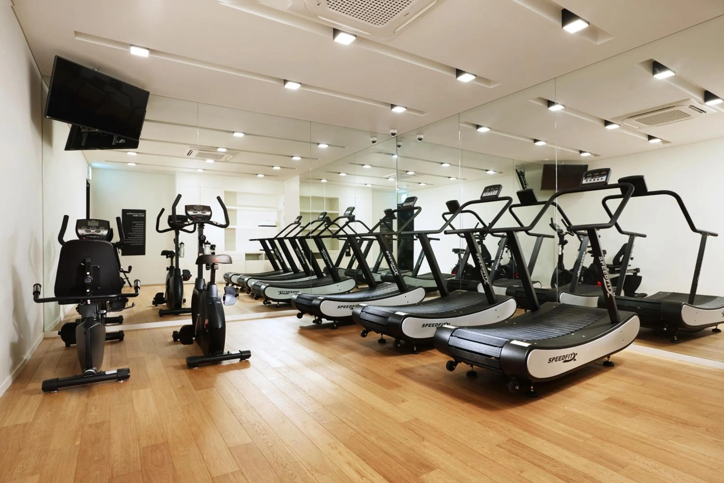 Fitness centre/facilities in Ramada by Wyndham Gunsan