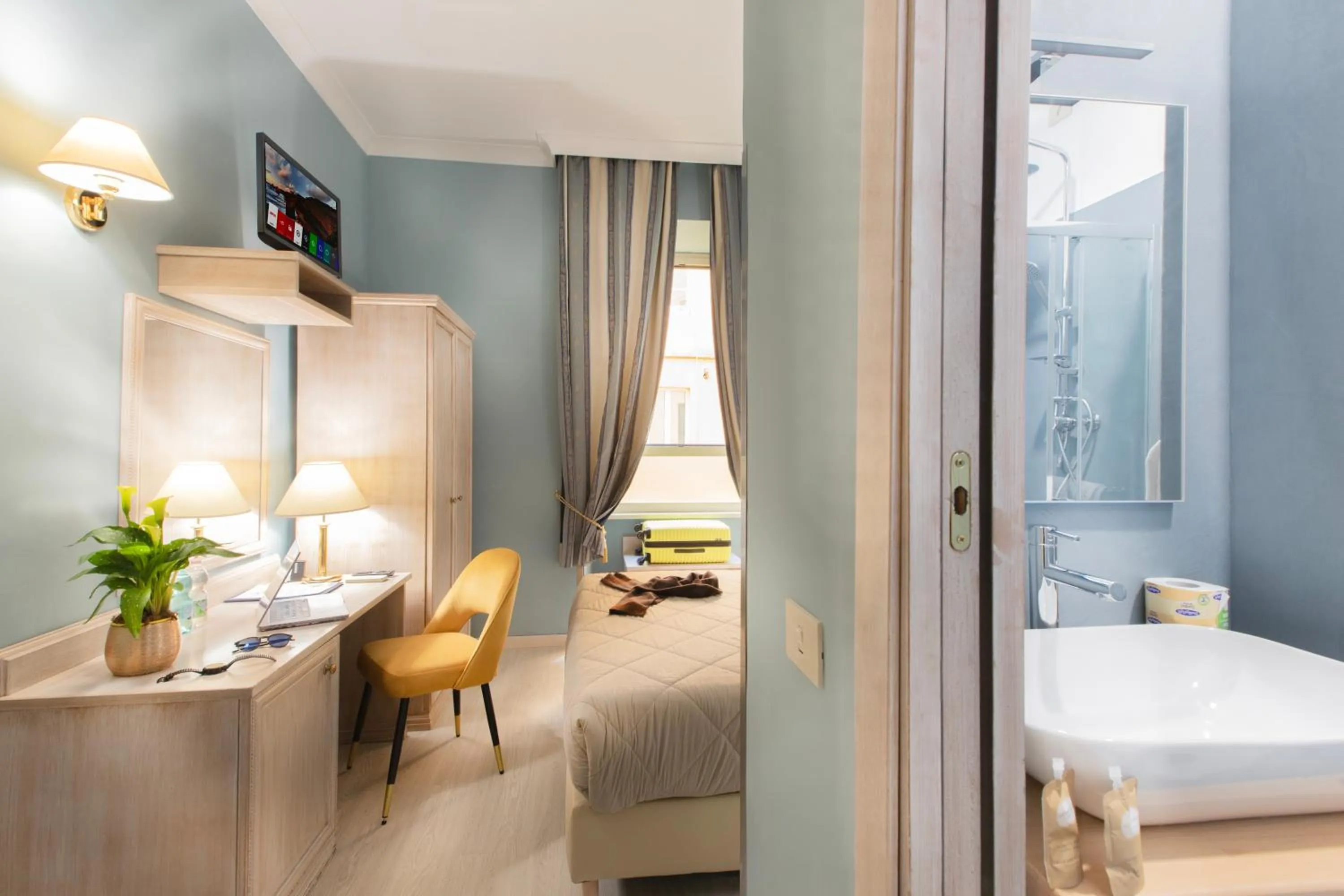 Bedroom, Bed in Piccolo Imperiale