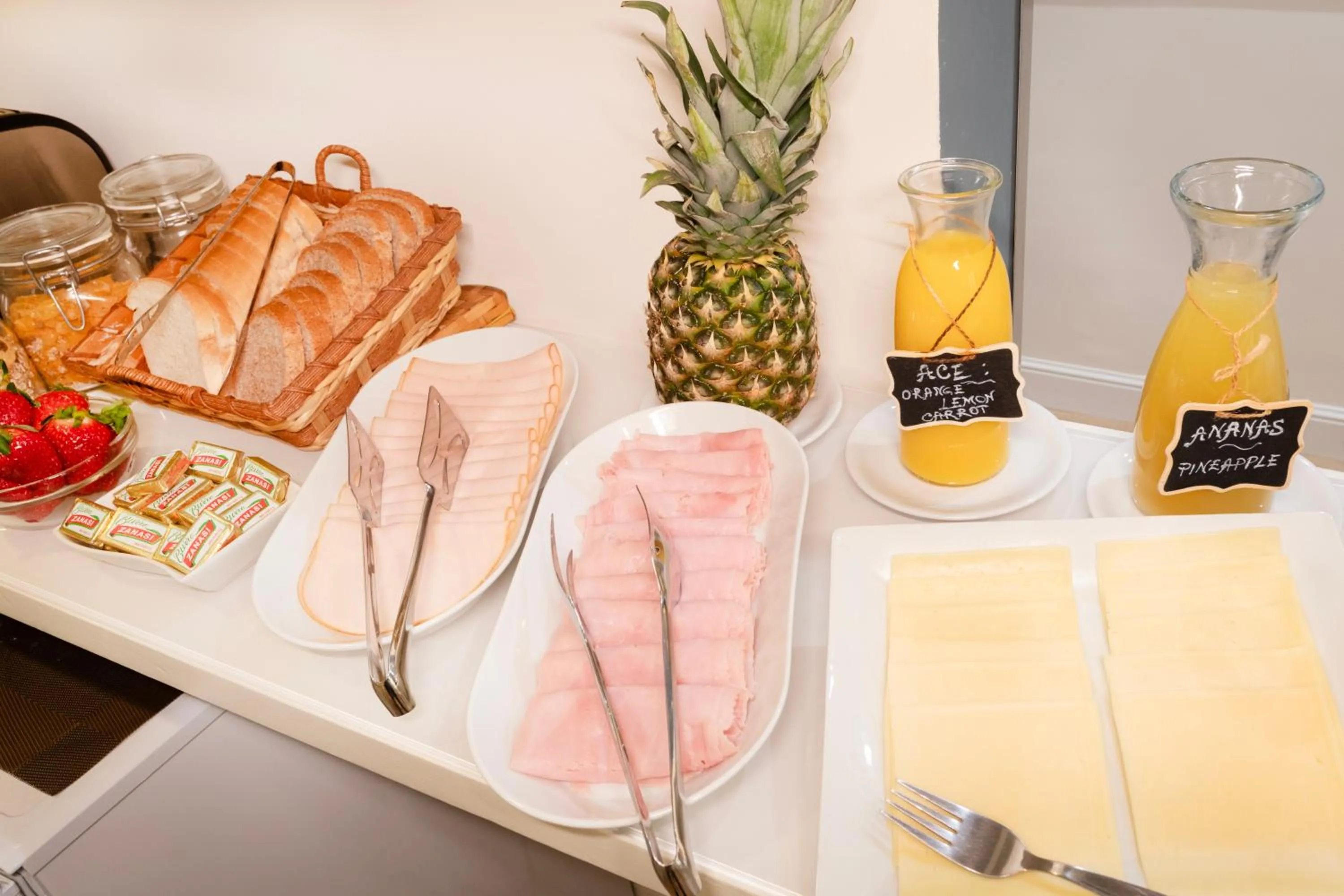 Breakfast in Piccolo Imperiale