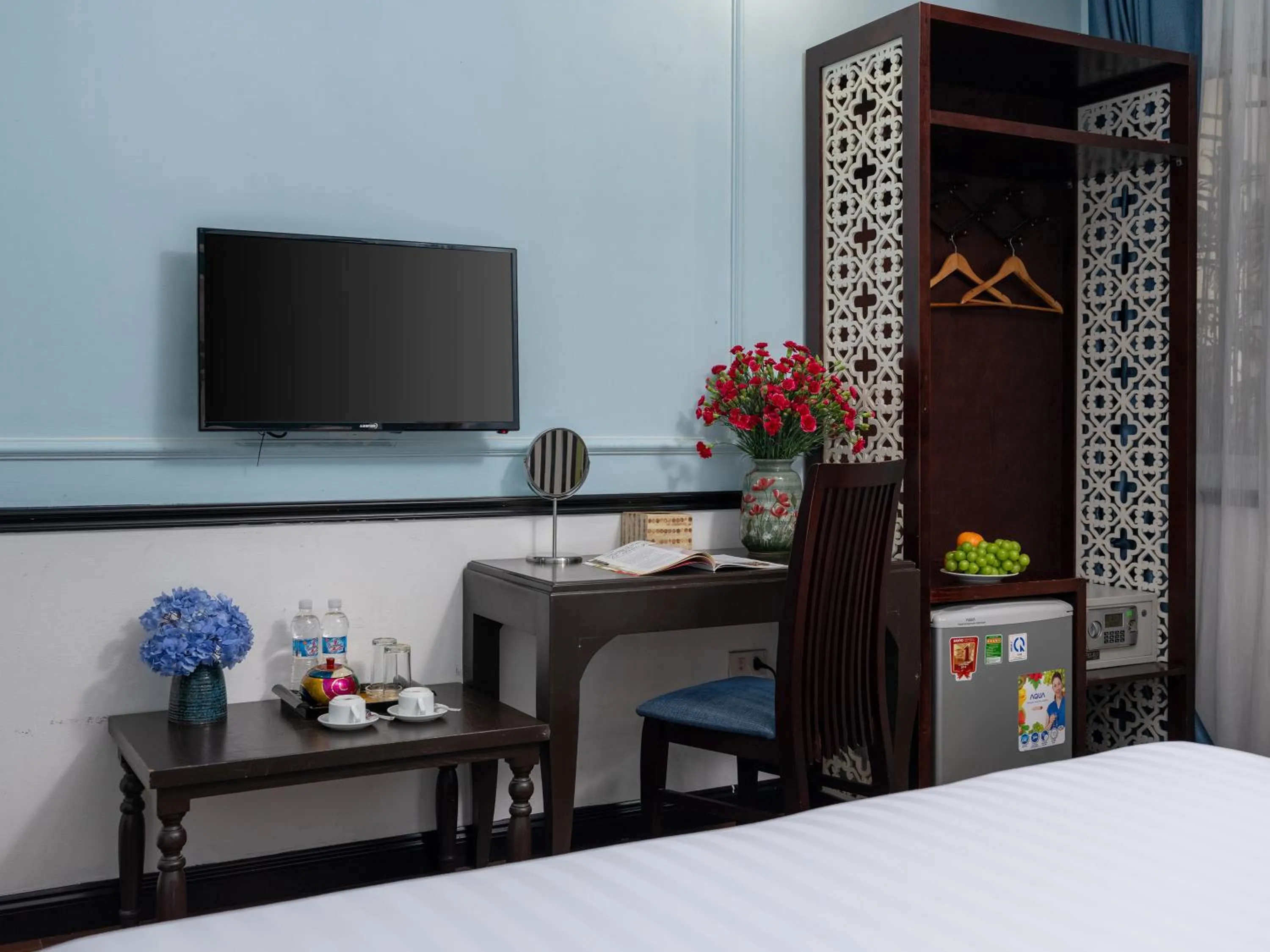TV and multimedia, Bed in Hanoi Chic Boutique Hotel