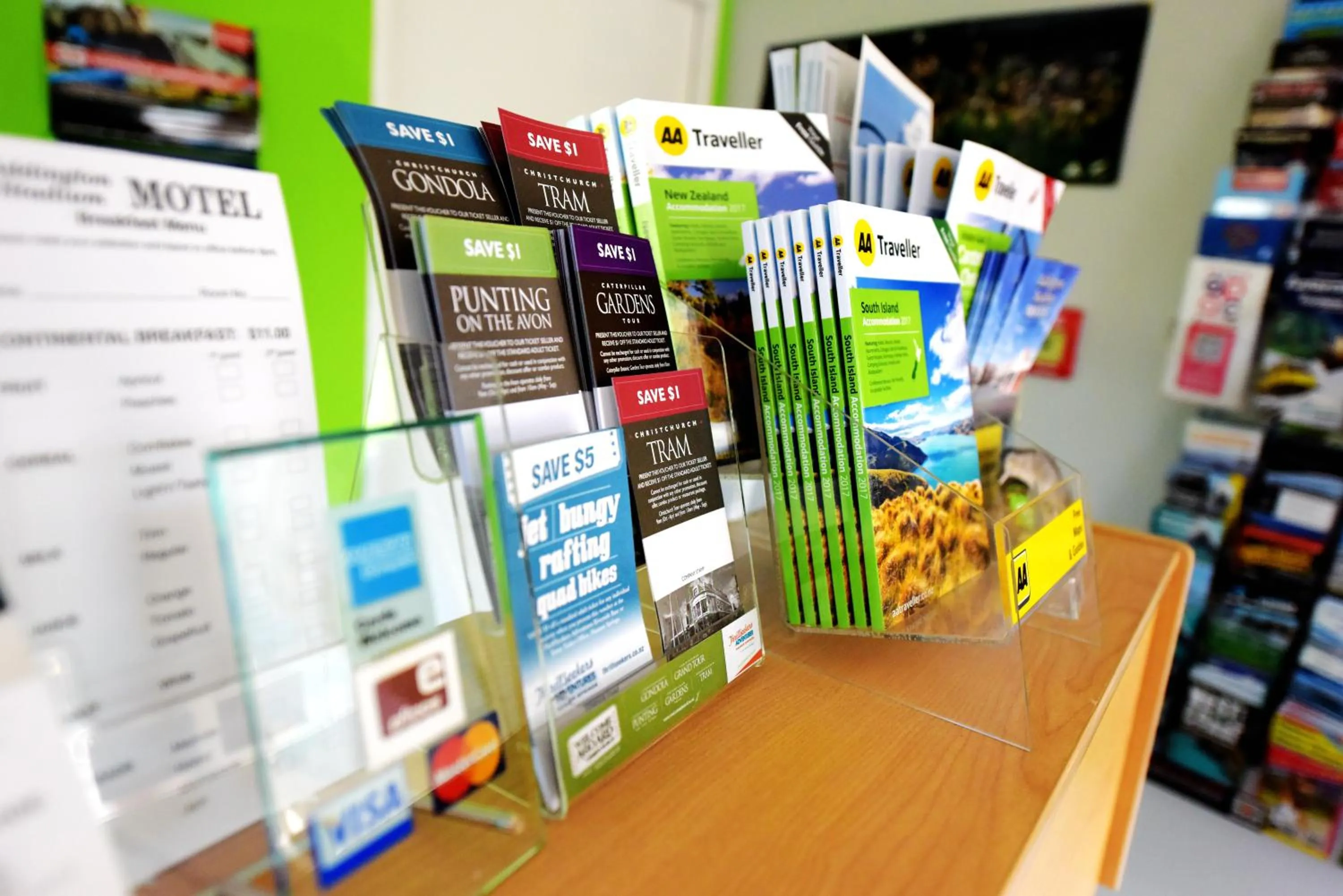 Lobby or reception in Addington Stadium Motel