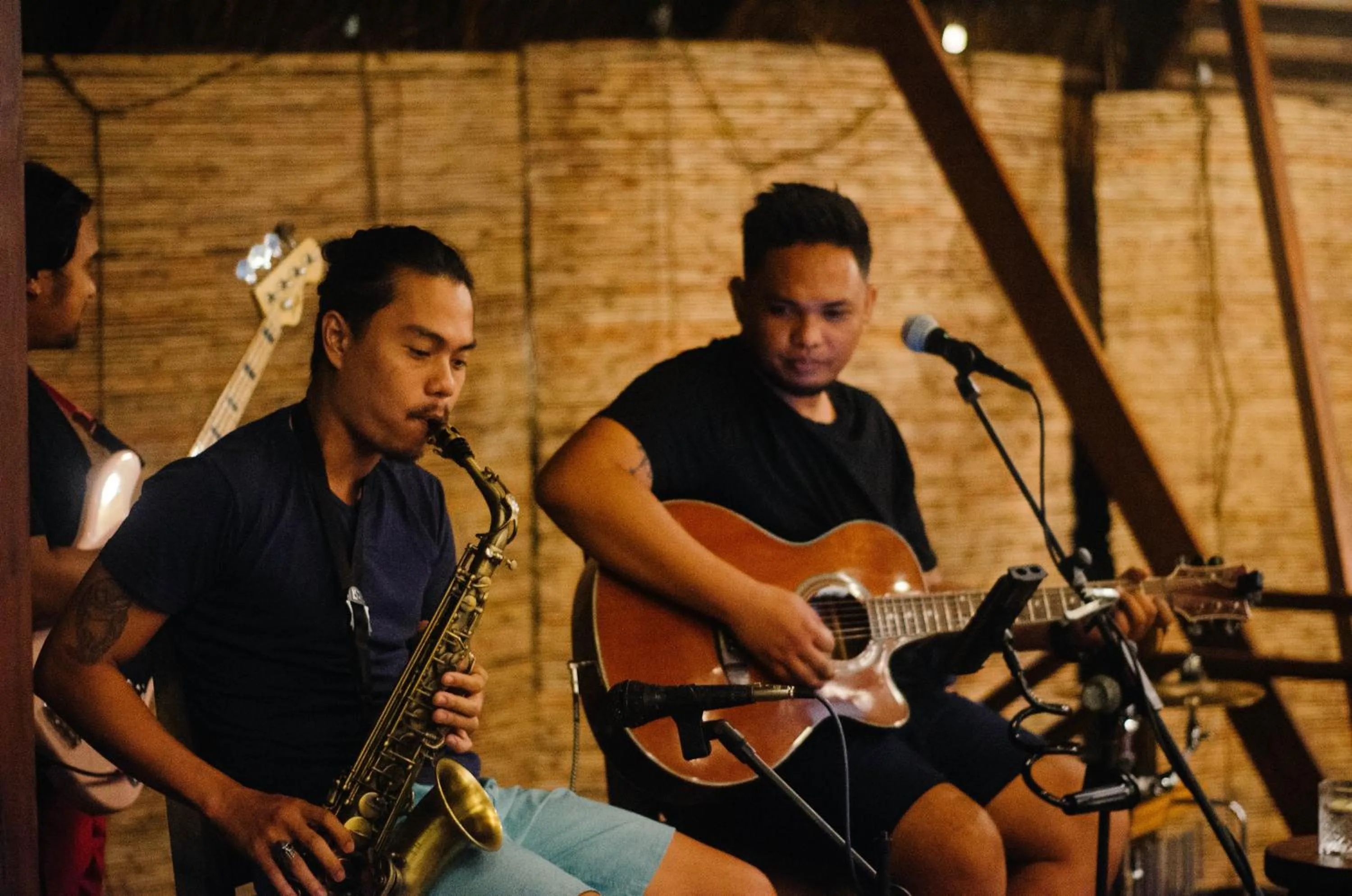 Evening entertainment in Harana Surf Resort