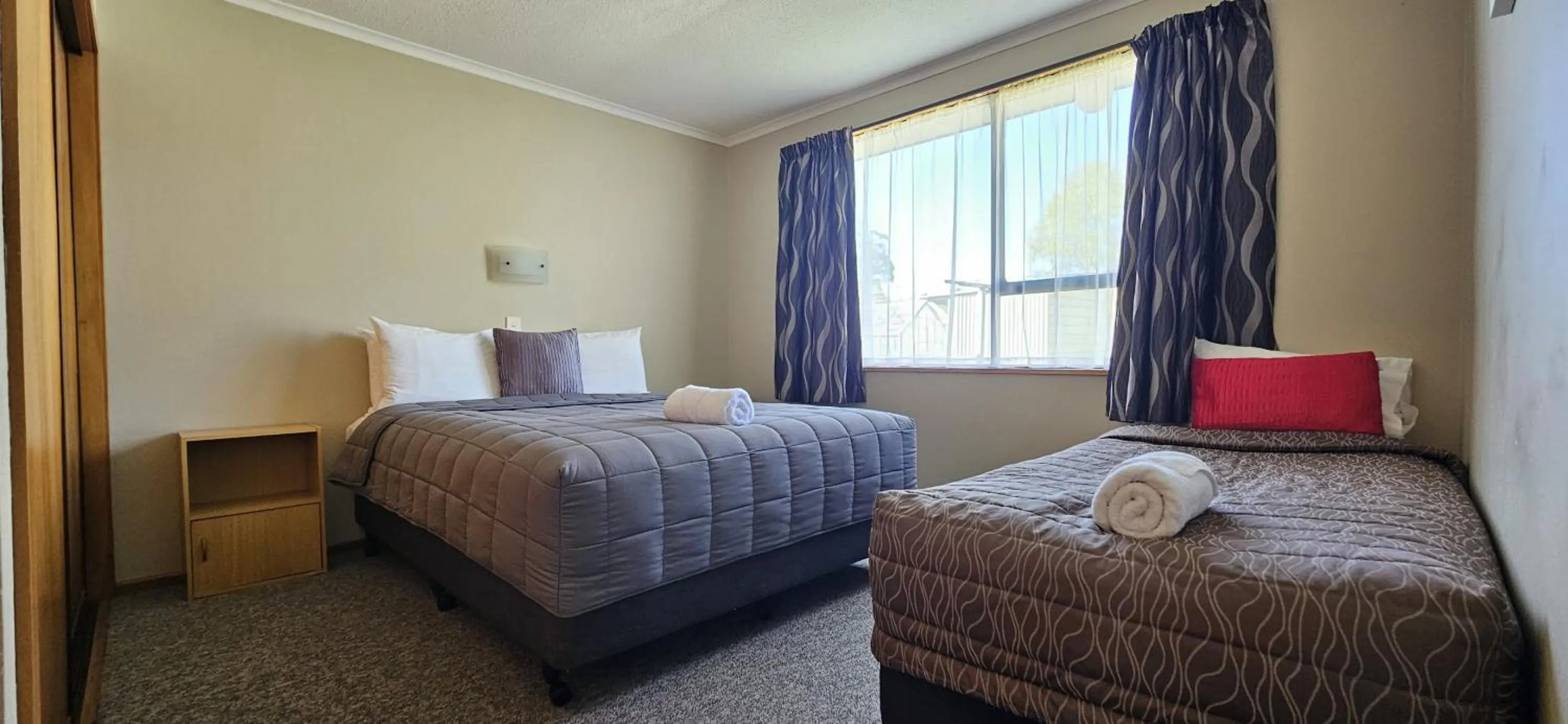 Bed in Broadview Motel