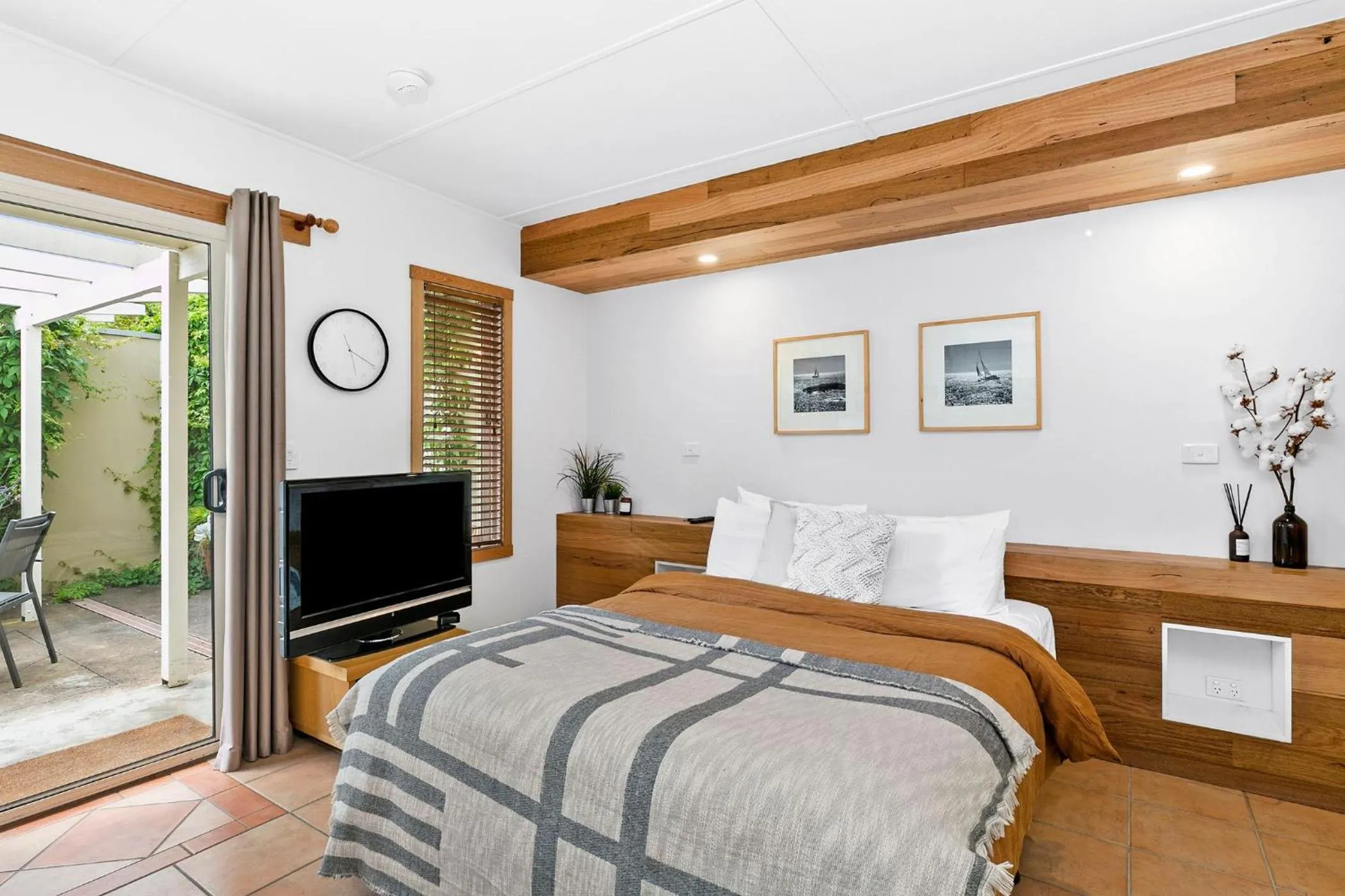 Bed in Seahaven Village