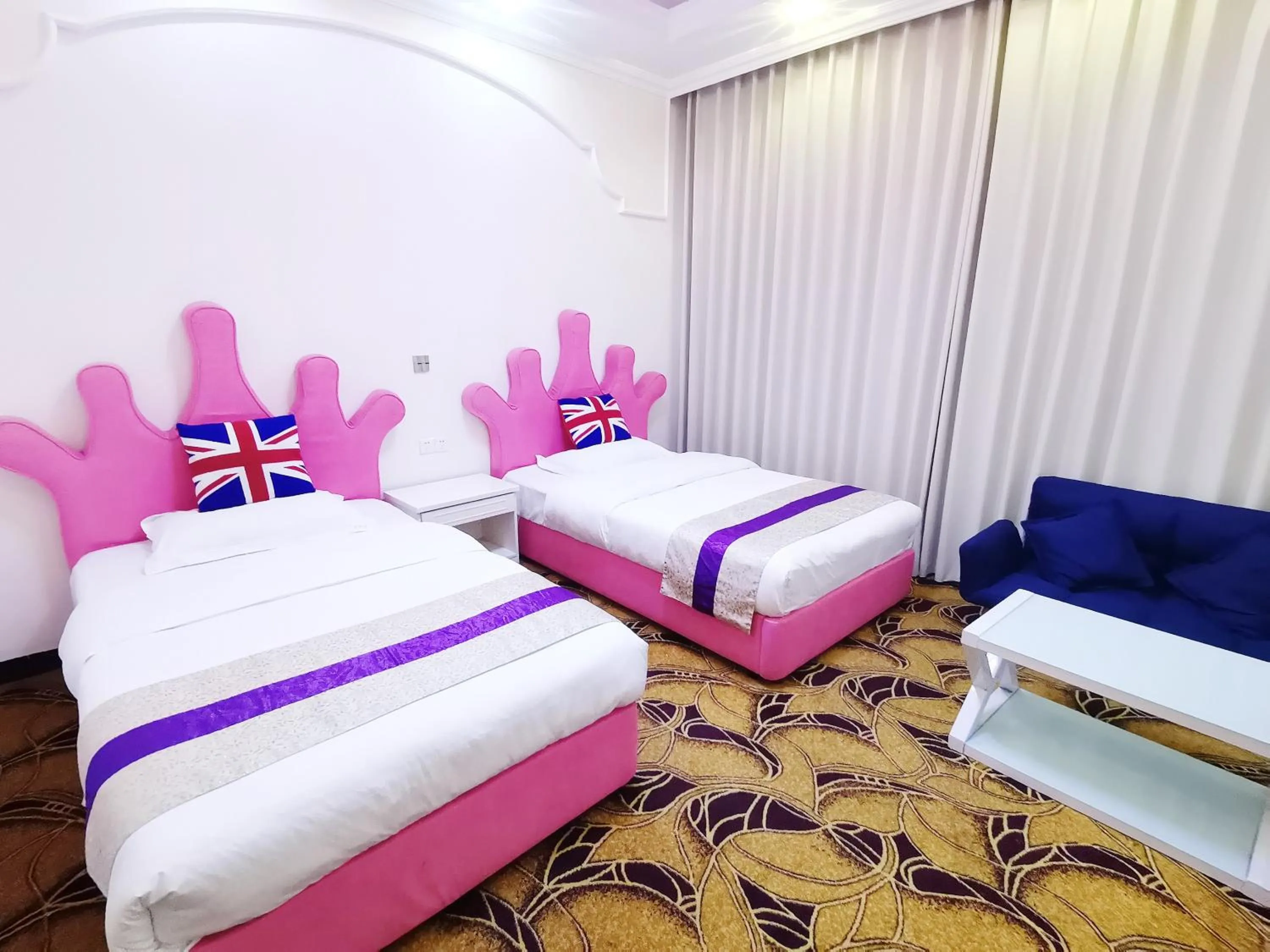 Bedroom, Bed in Emeishan Moon Bay Hotel