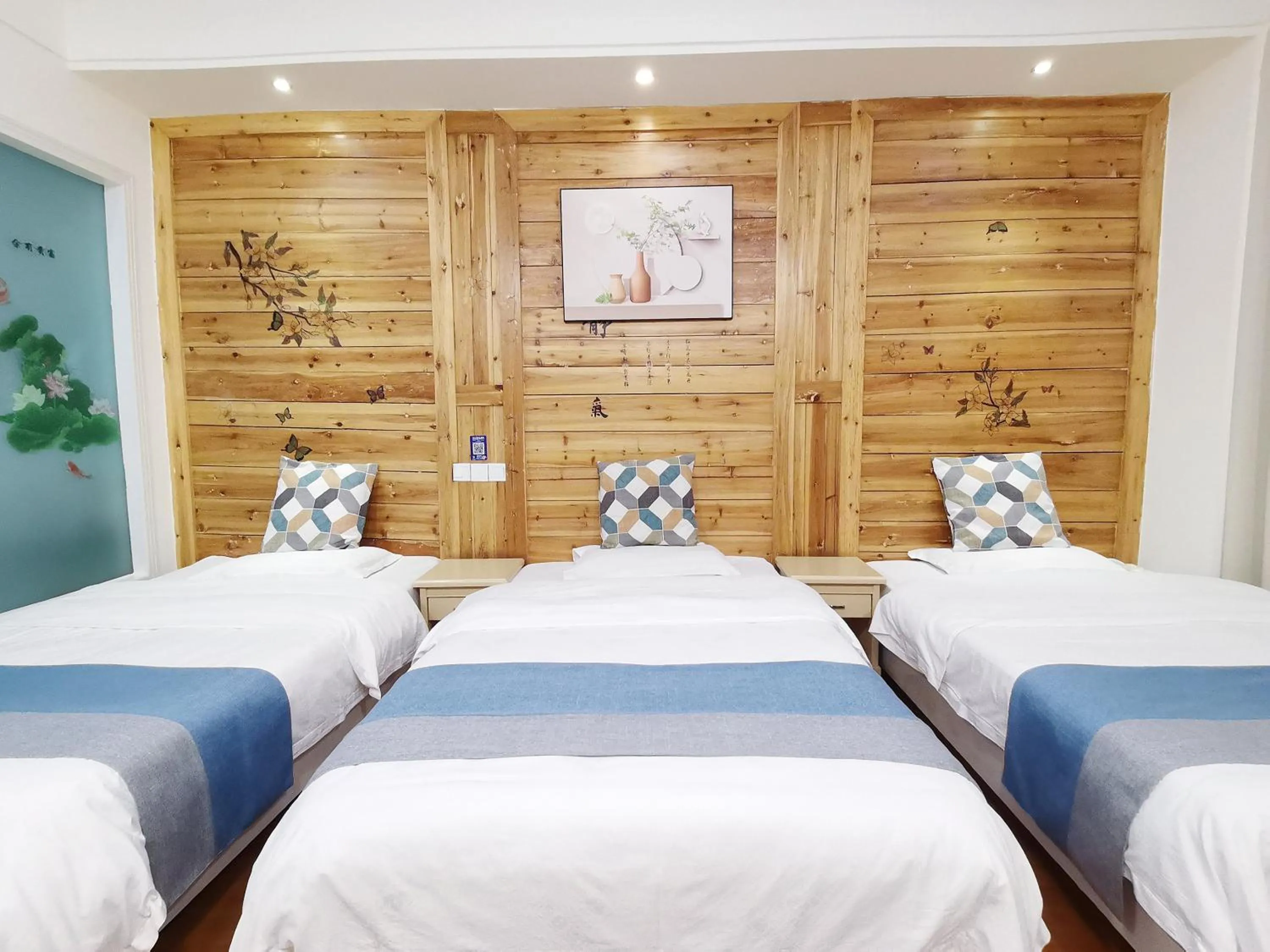 Bed in Emeishan Moon Bay Hotel