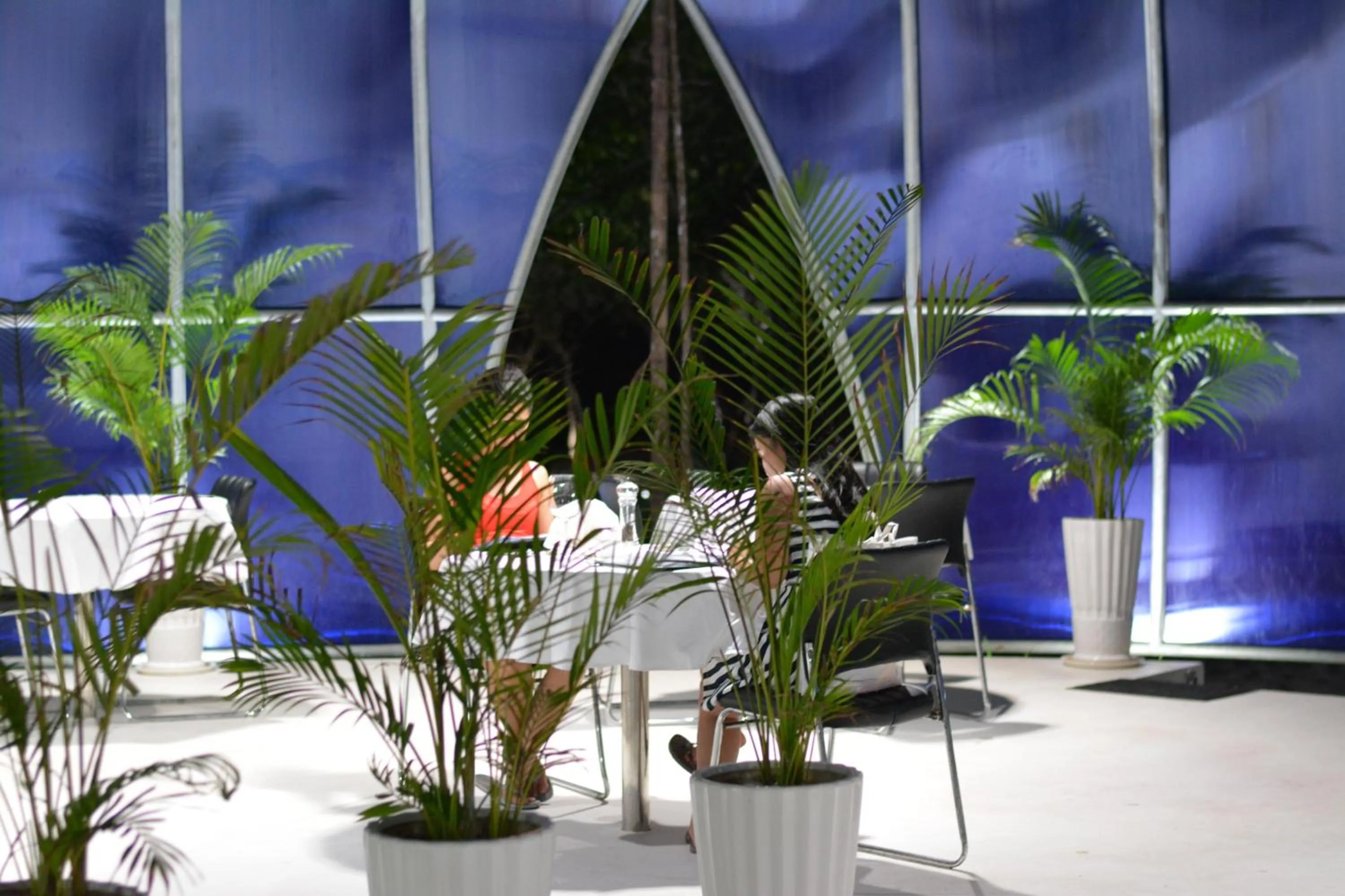 Restaurant/places to eat in Moonlight Resort