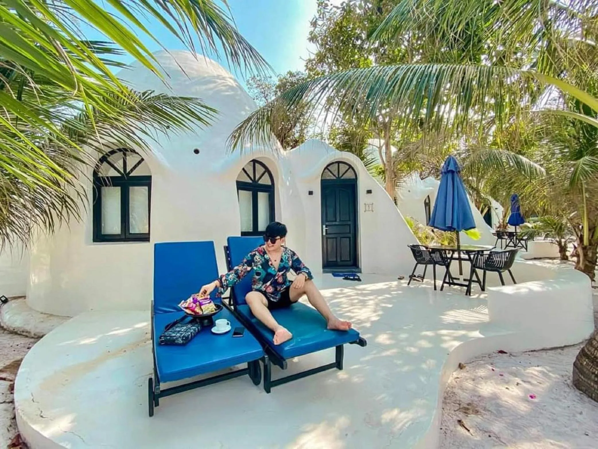 Seating area in Moonlight Resort