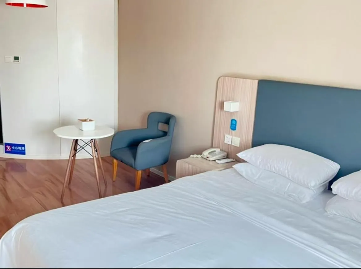 Bed in Hanting Hotel Beijing Dongsi Subway Station