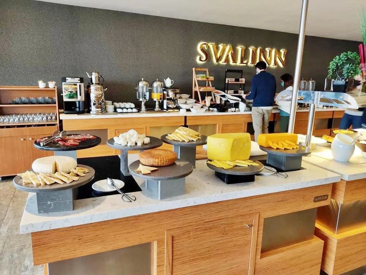 Restaurant/places to eat in Svalinn Hotel