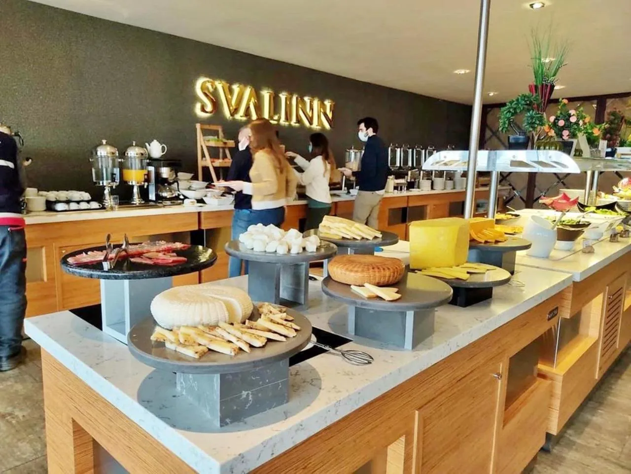 Restaurant/places to eat in Svalinn Hotel