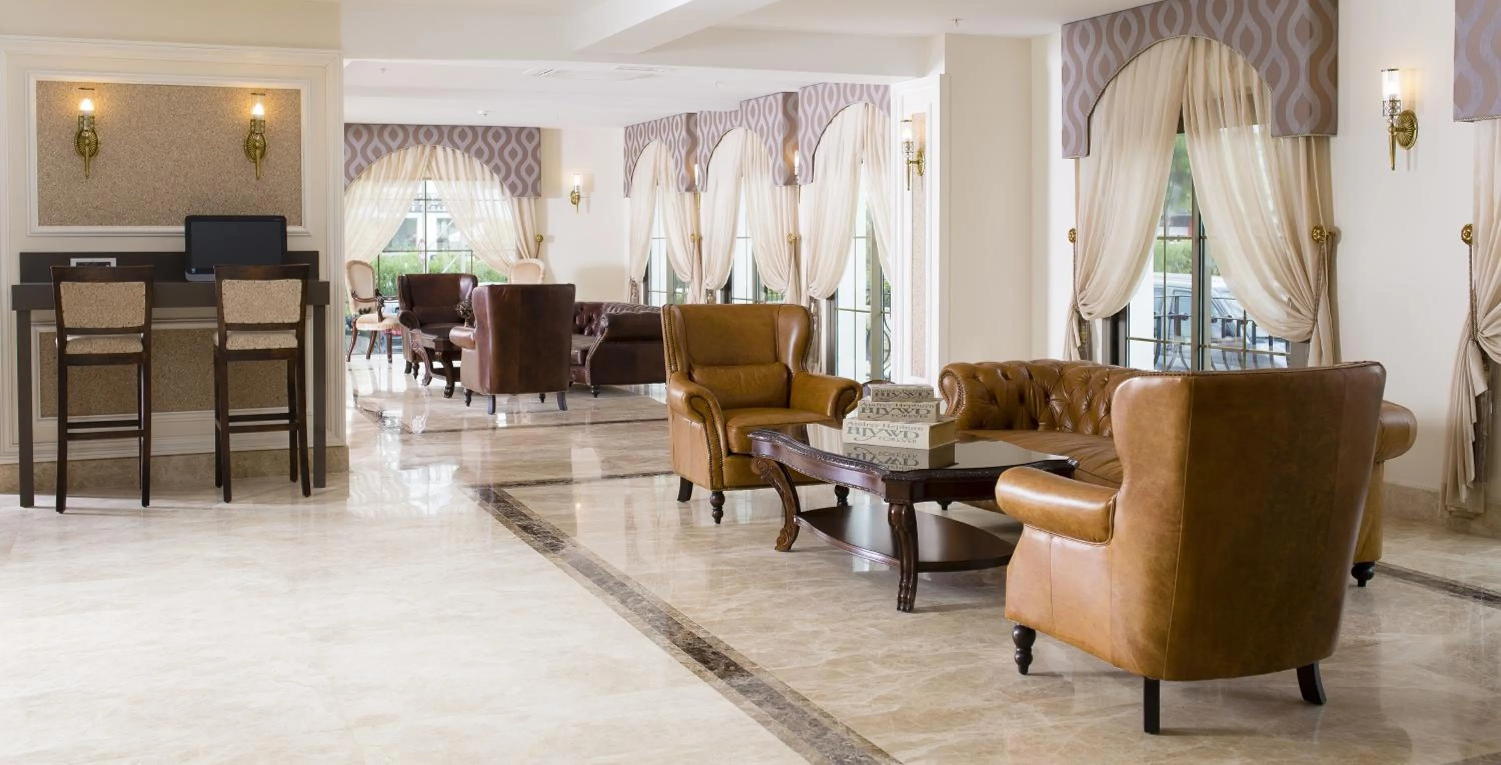 Lobby or reception in Svalinn Hotel