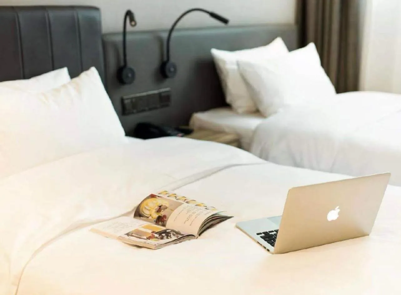 Bed in Hanting Premium Hotel Beijing South Railway Station Majiapu